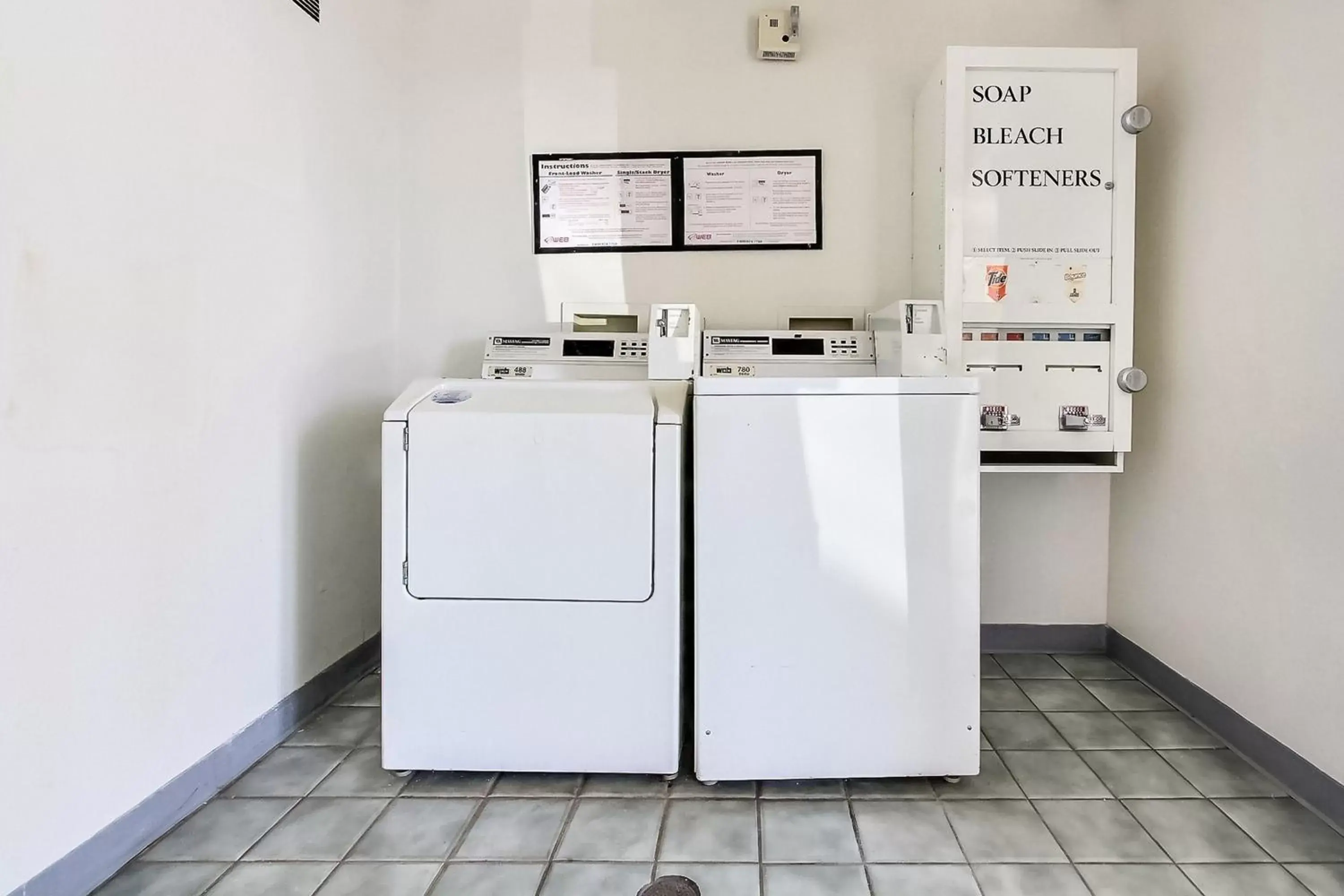 Other, Kitchen/Kitchenette in Motel 6-San Jose, CA - Airport