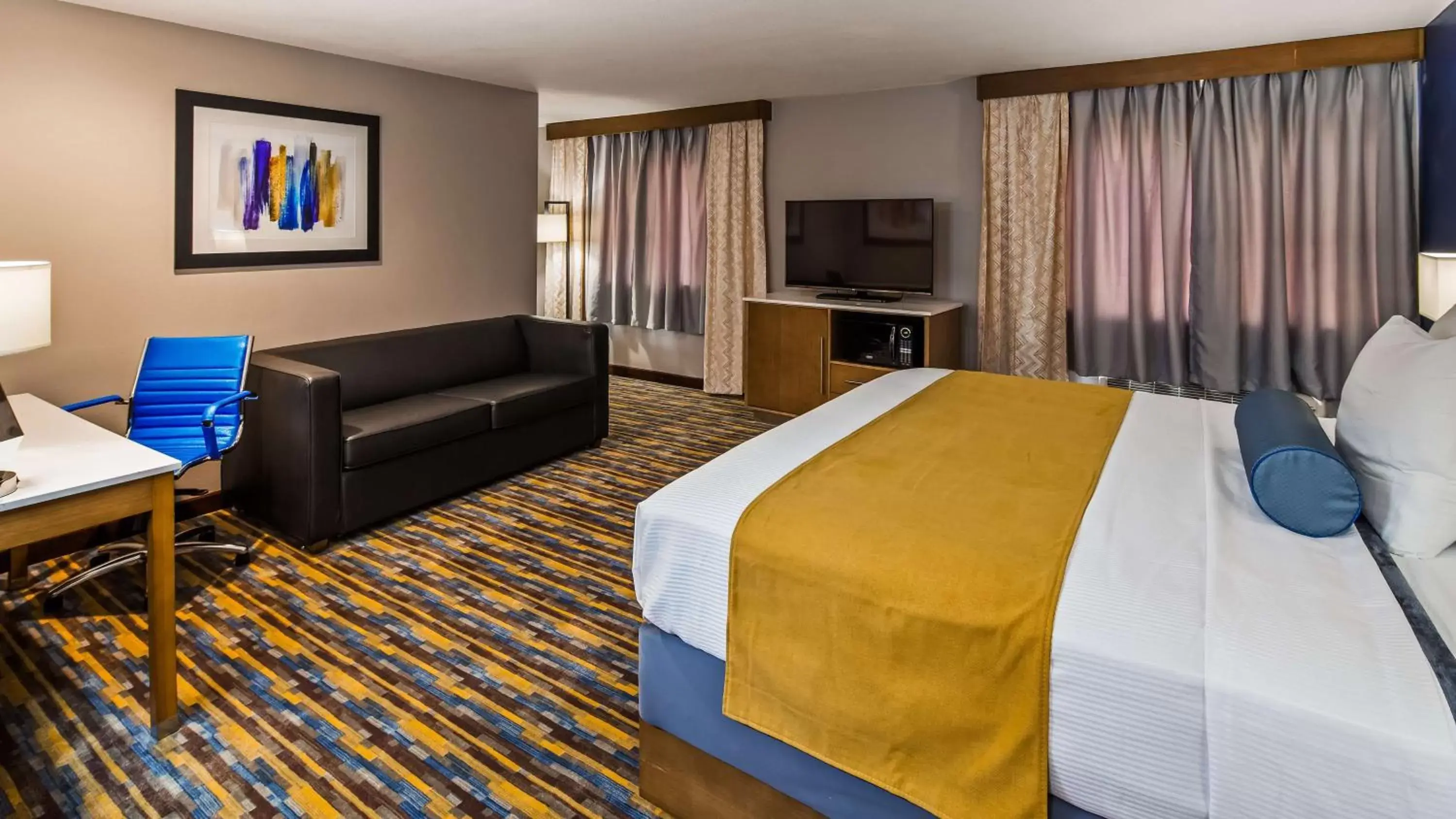 Photo of the whole room, Bed in Best Western DeWitt Photo of the whole room, Bed in Best Western DeWitt