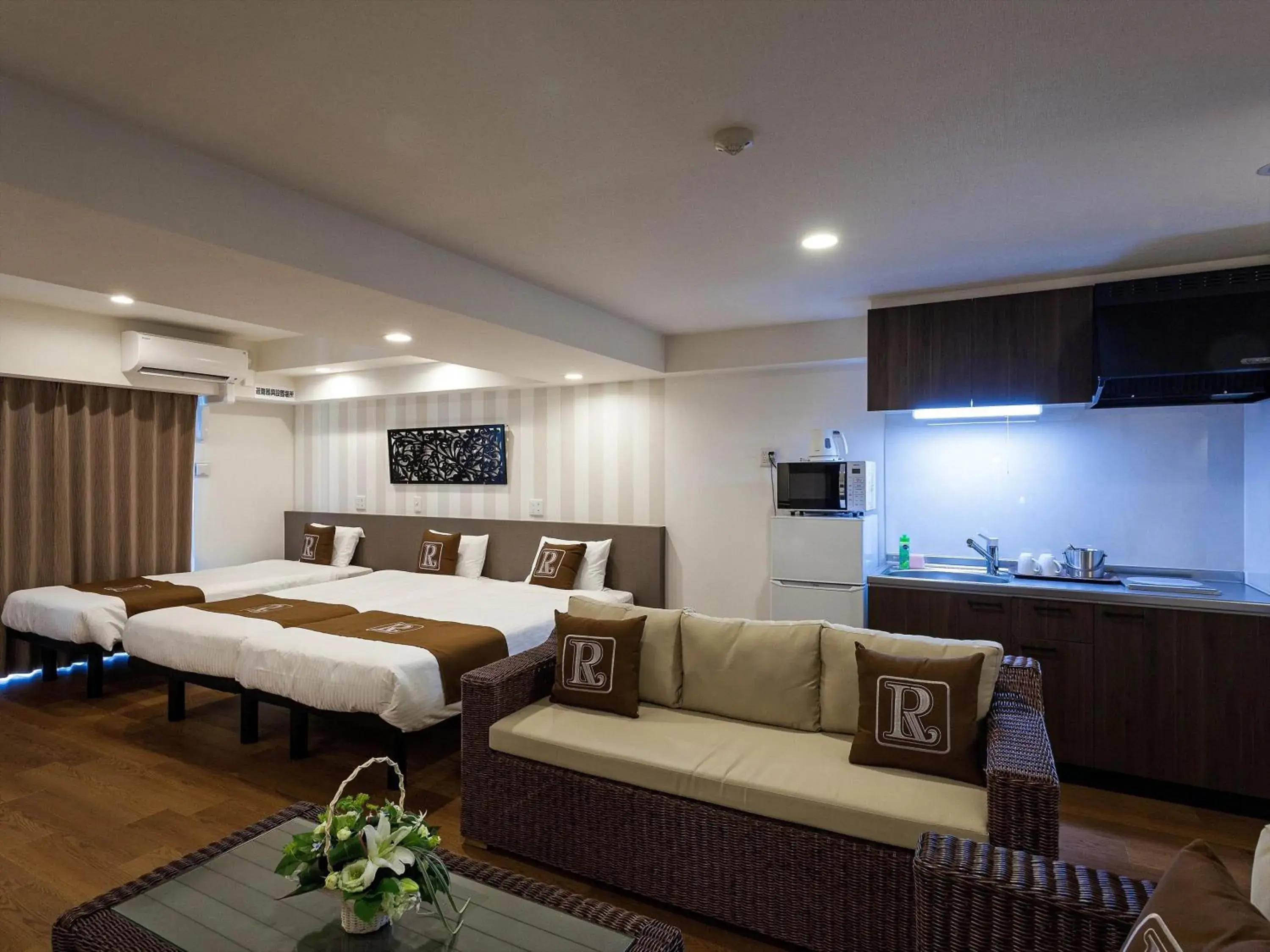 Kariyushi COndominium Resort Naha Living Inn Asahibashiekimae Annex and Premier