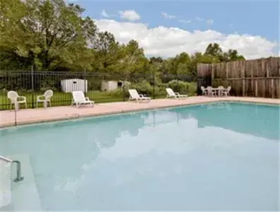 Swimming Pool in Days Inn by Wyndham Alma ARKANSAS