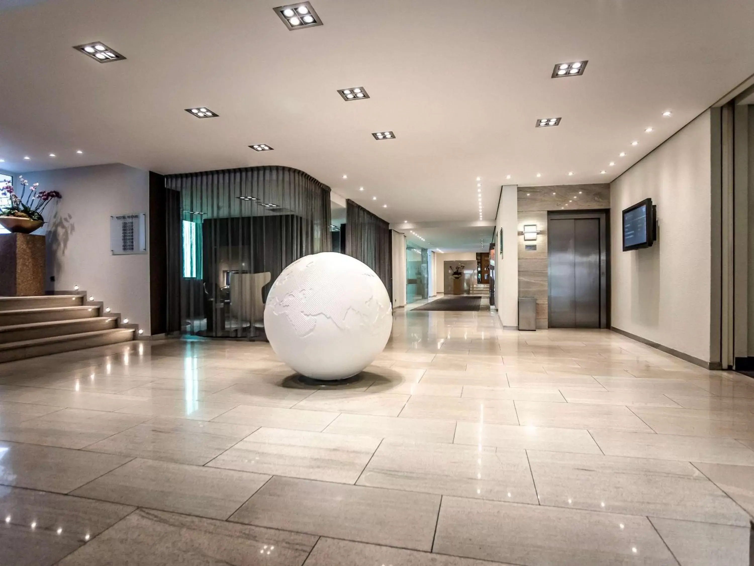 Property building, Lobby/Reception in Pullman Eindhoven Cocagne