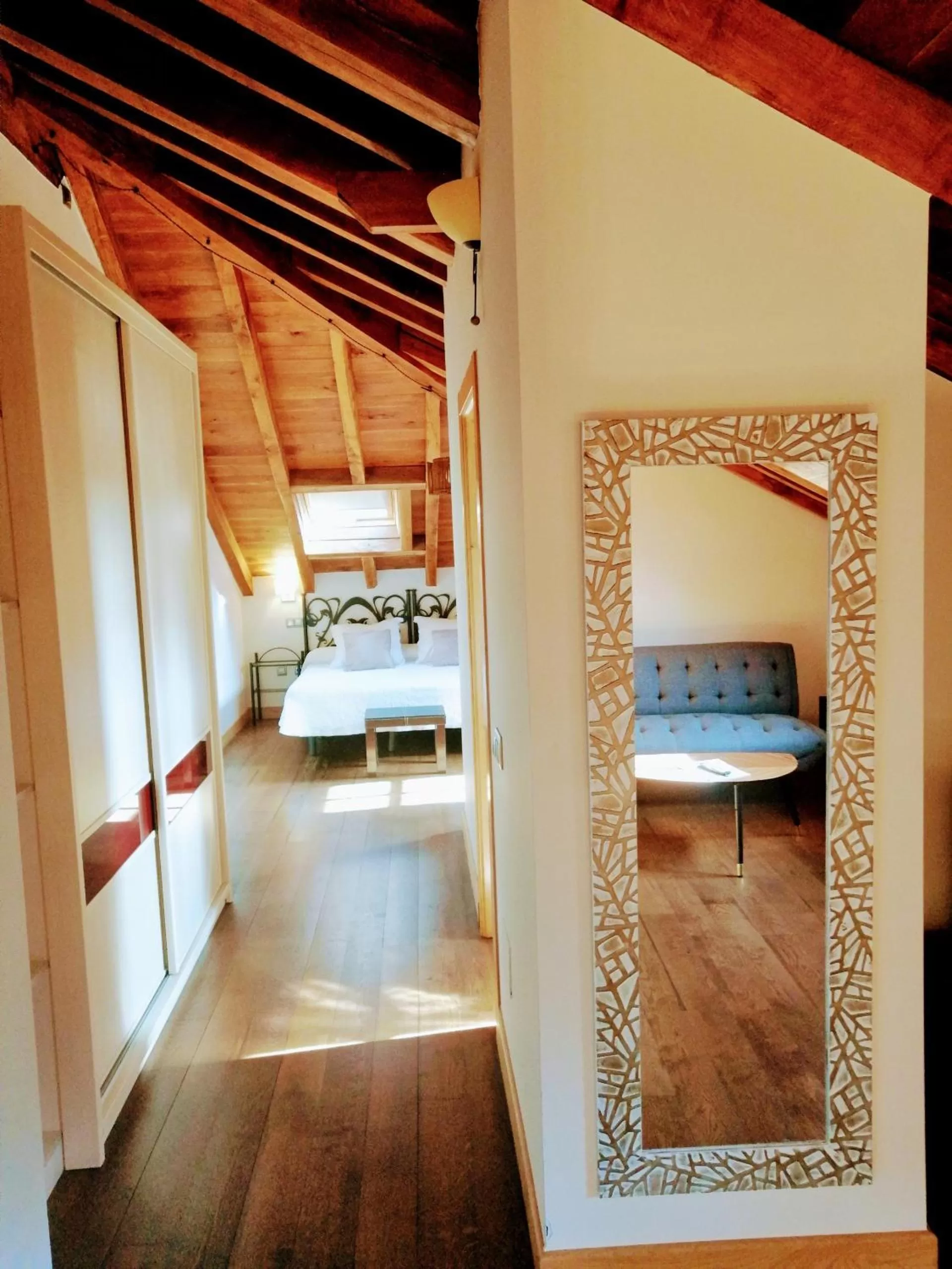 Photo of the whole room, Bed in Palacio de Arce