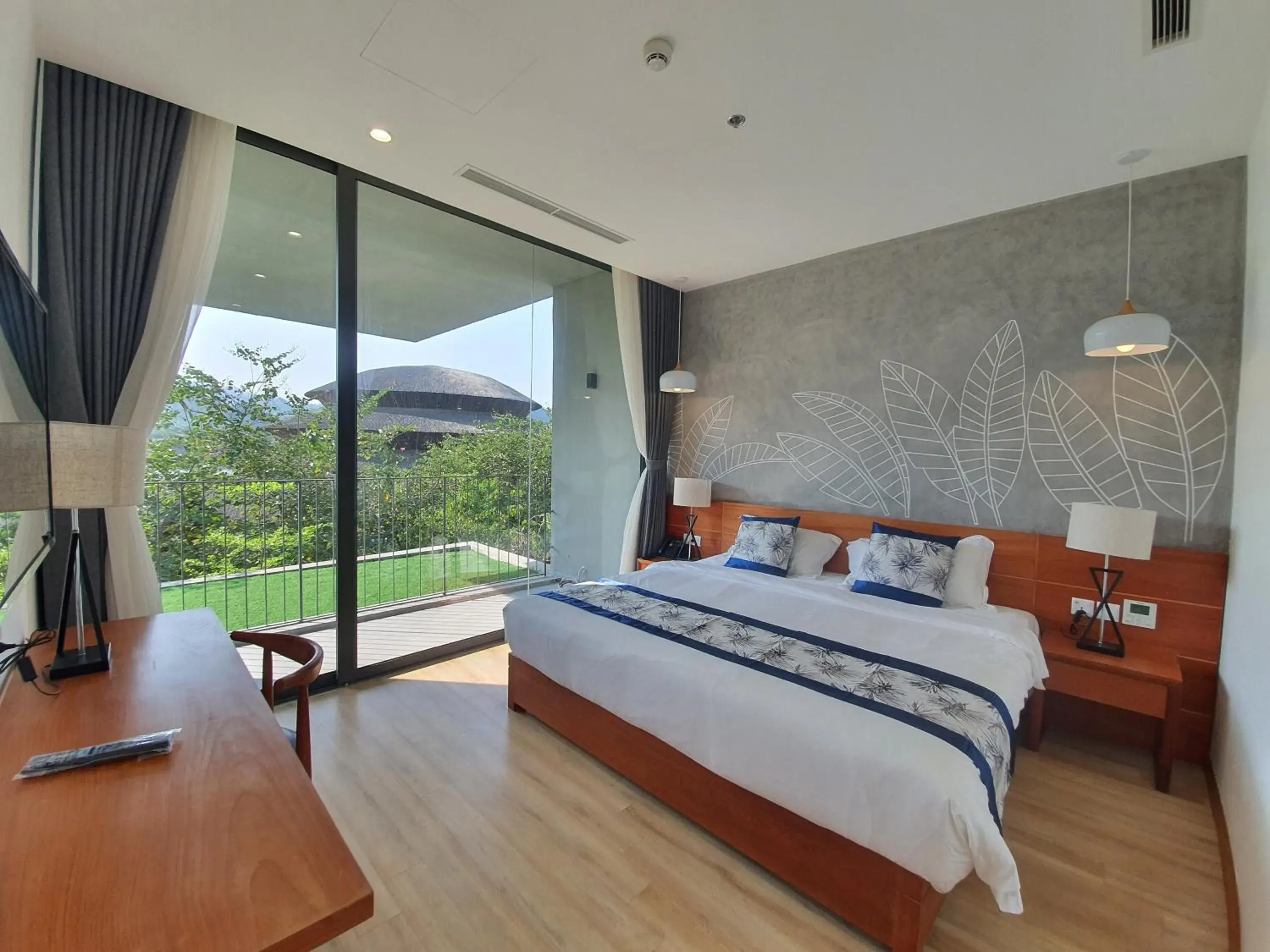 Bedroom, Bed in Wyndham Grand Vedana Ninh Binh Resort