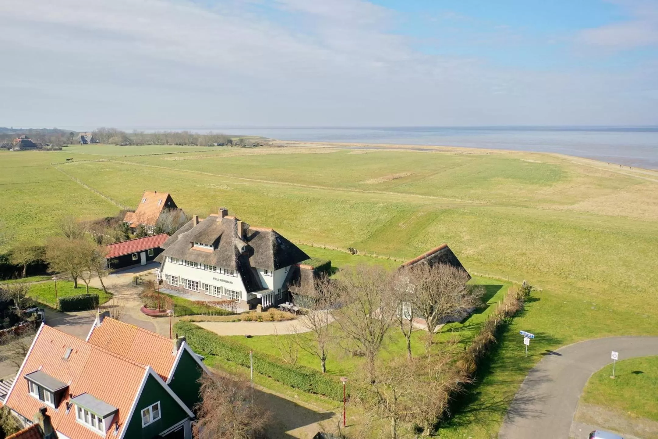 Property building, Bird's-eye View in B&B Villa Nieuwland