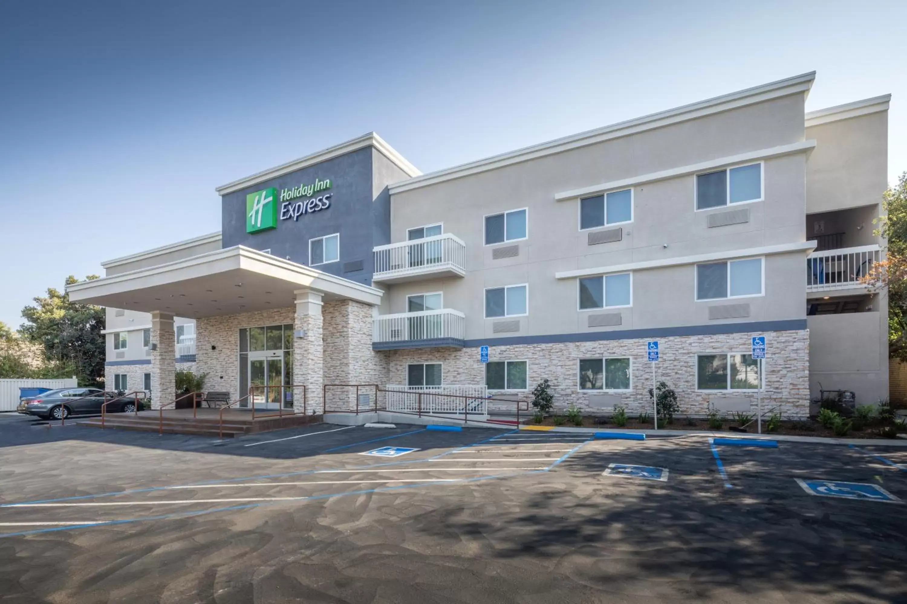 Property building in Holiday Inn Express - Sunnyvale - Silicon Valley, an IHG Hotel