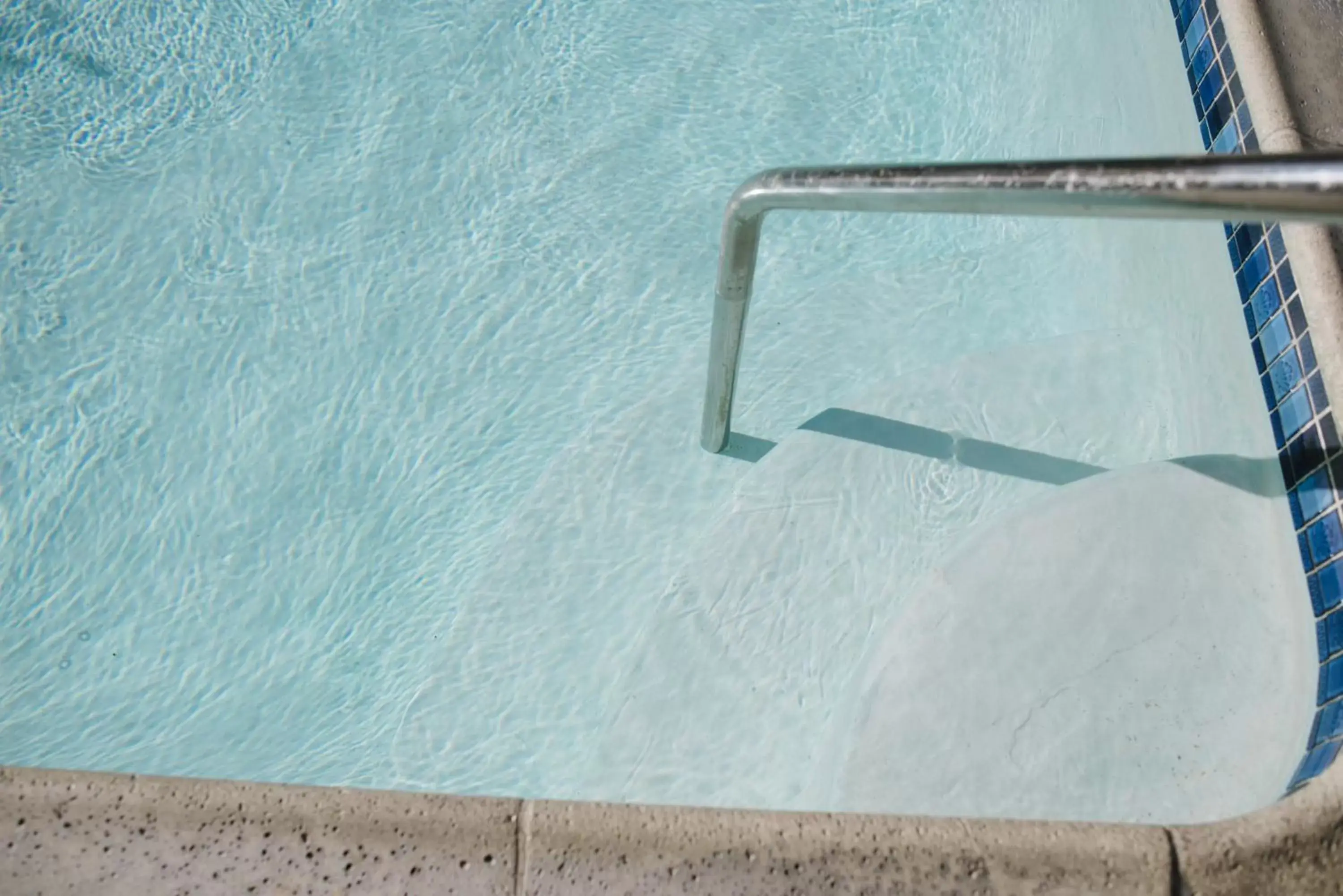 Swimming Pool in Alamo Inn and Suites - Convention Center