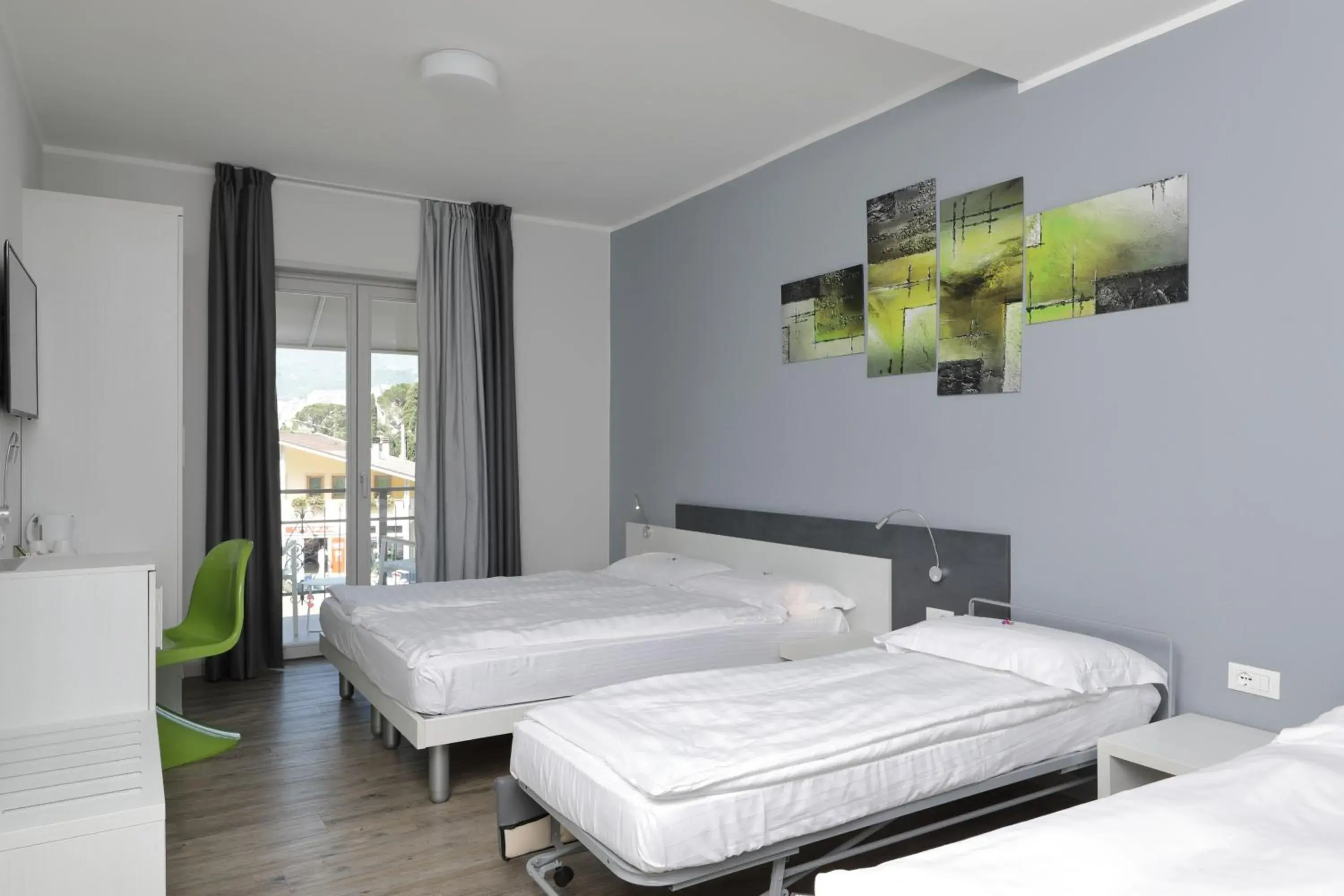 Bedroom, Bed in Hotel Benacus Malcesine