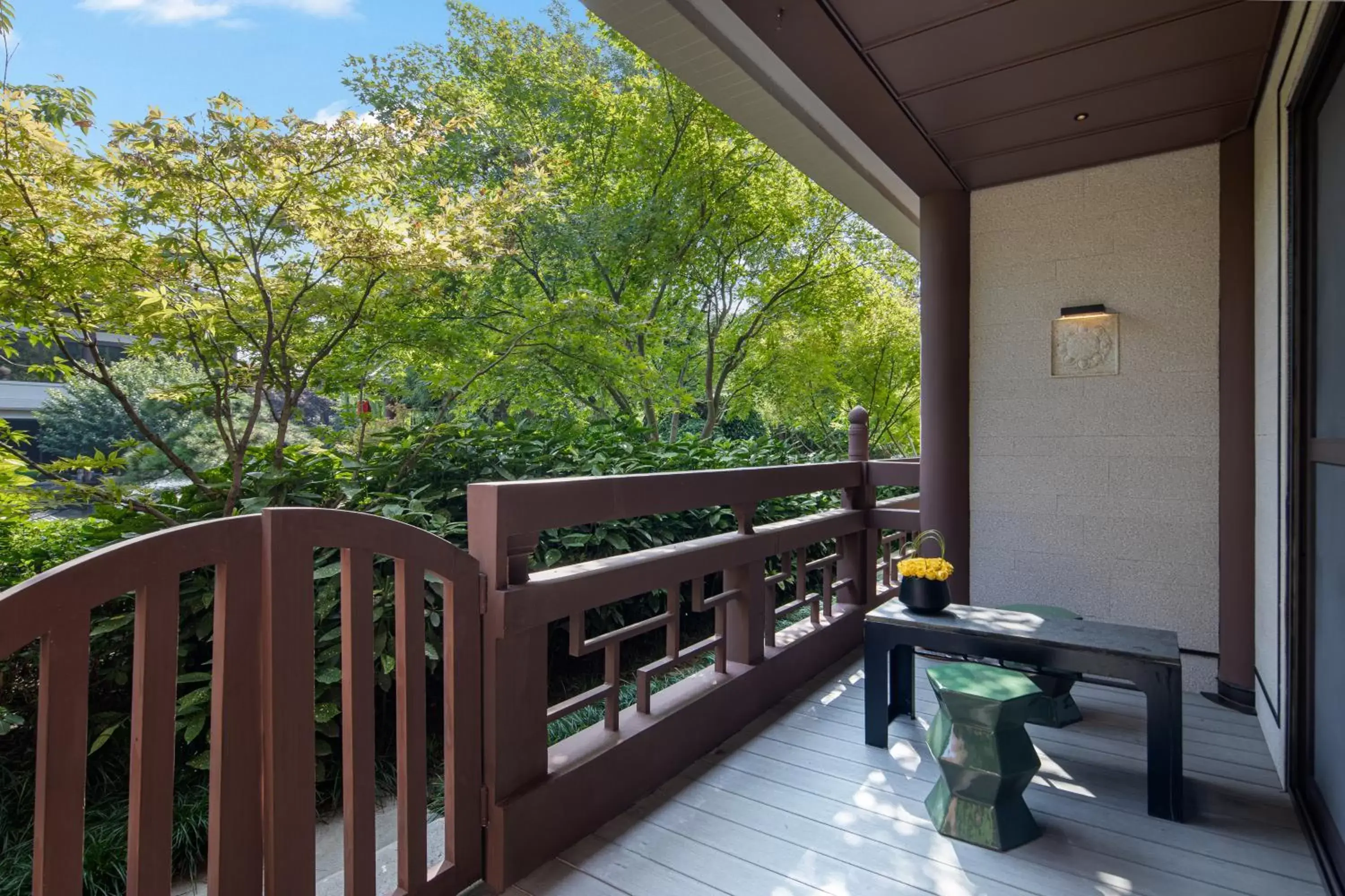 One-Bedroom Suite Balcony Garden View in HUALUXE Xi'an Tanghua by IHG One-Bedroom Suite Balcony Garden View in HUALUXE Xi'an Tanghua by IHG