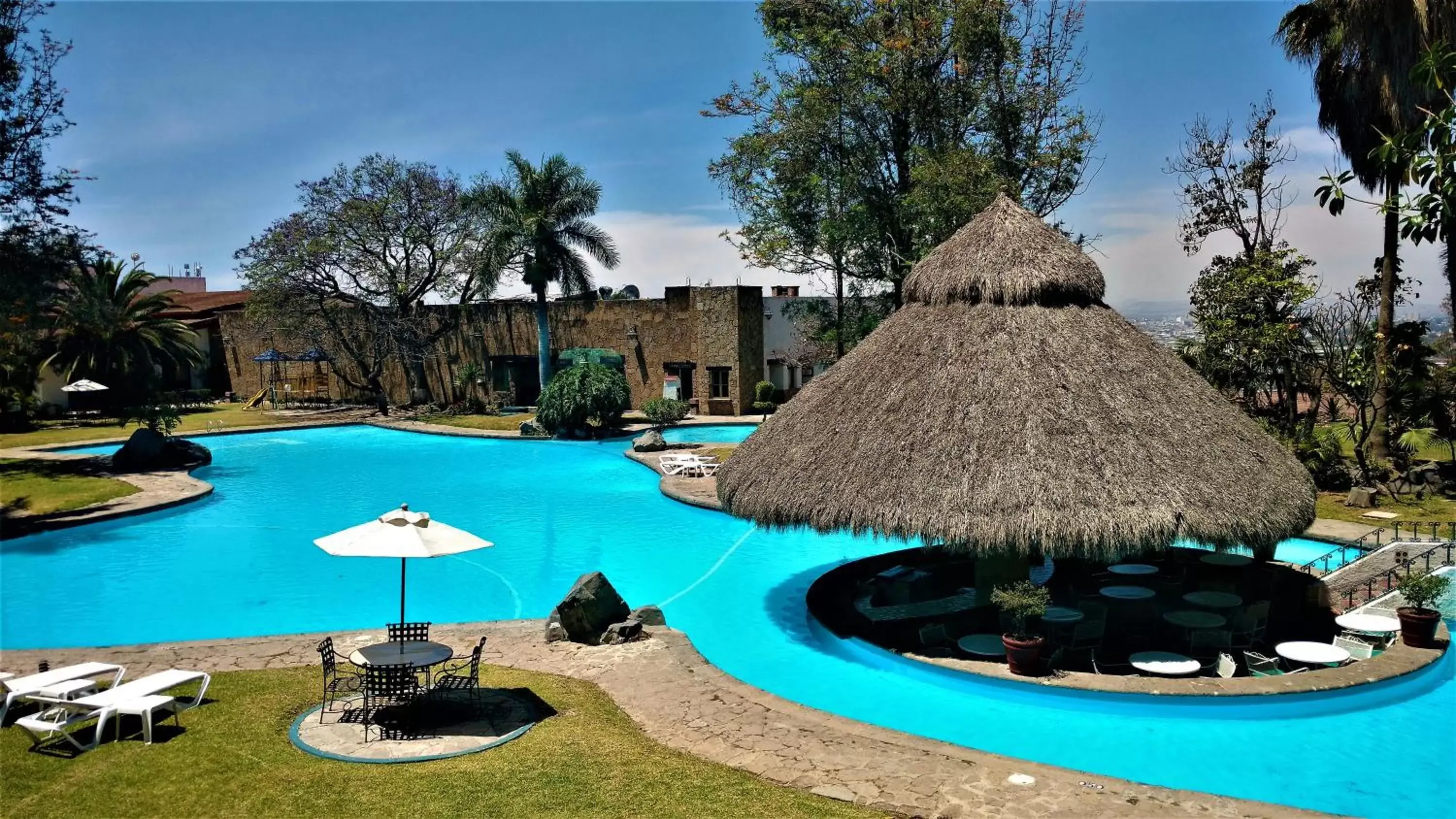 Pool view, Swimming Pool in Radisson Hotel Tapatio Guadalajara