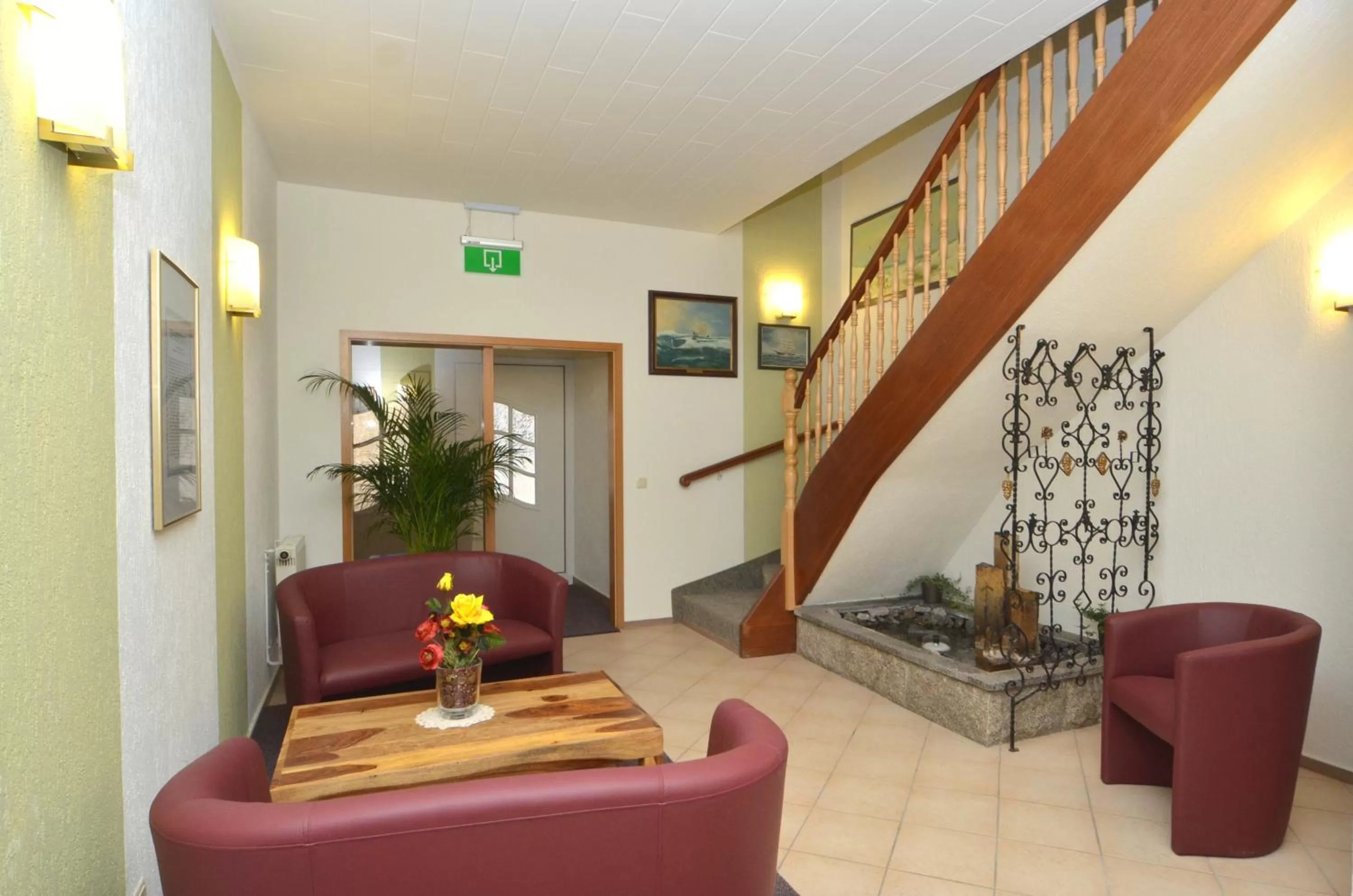 Lobby or reception in Land-Hotel Am Wald Garni