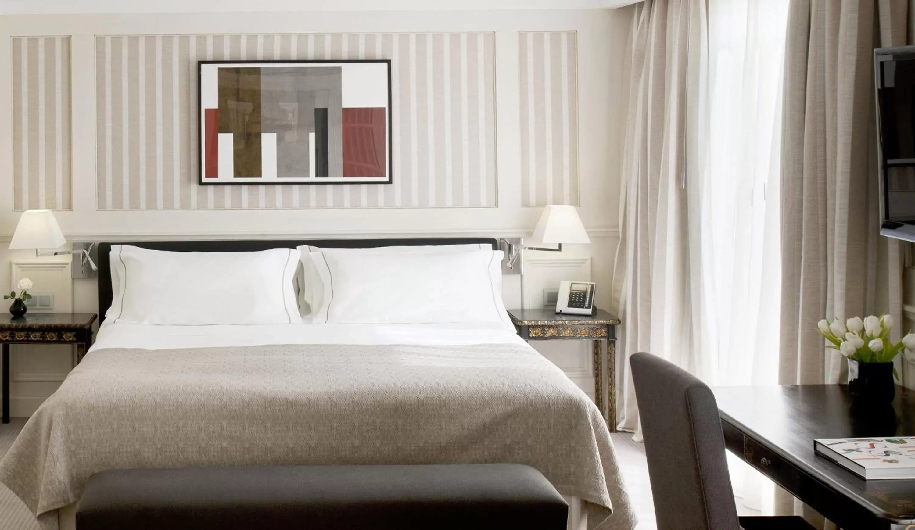 Bed in Majestic Hotel & Spa Barcelona GL