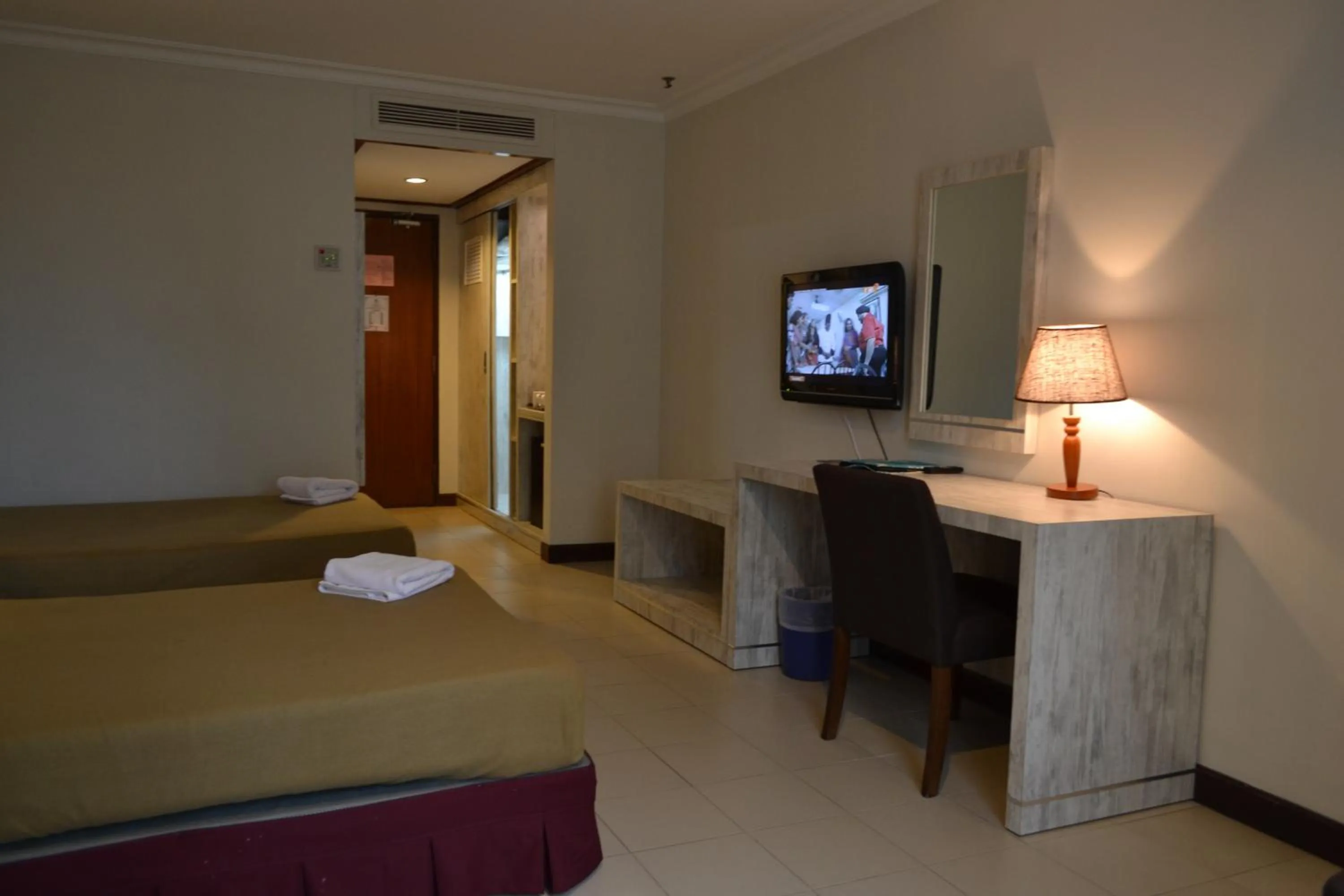 Bedroom, Bed in De Rhu Beach Resort