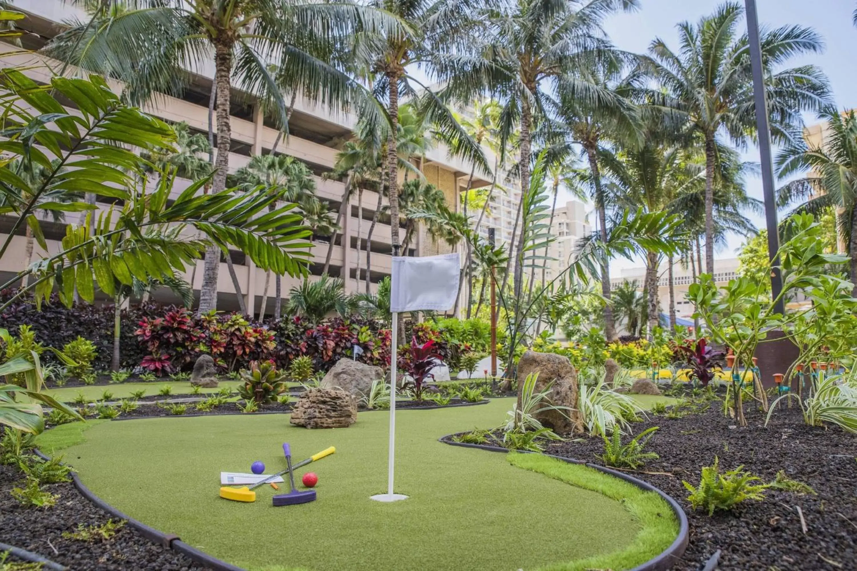 Golfcourse in Courtyard by Marriott Waikiki Beach