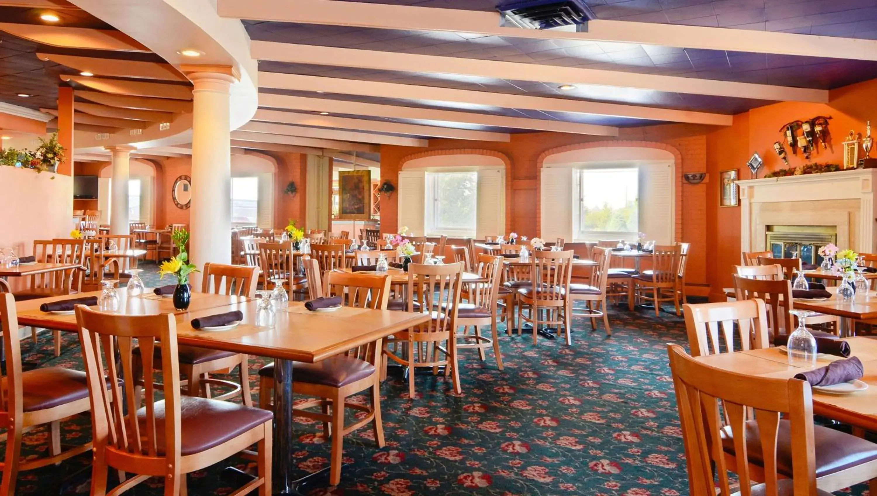Restaurant/Places to Eat in Magnuson Grand Pioneer Inn And Suites