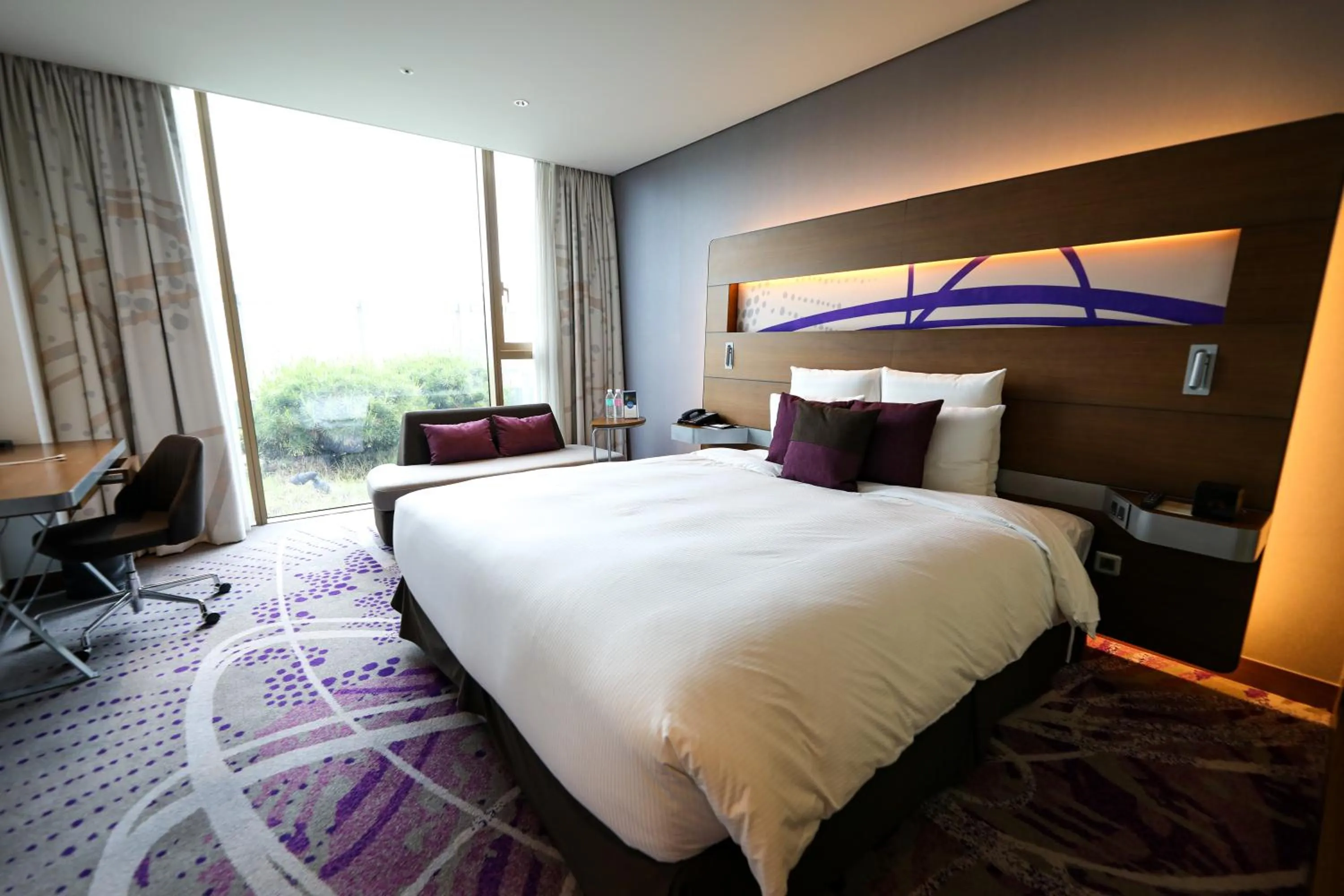 Bedroom, Bed in Novotel Ambassador Suwon