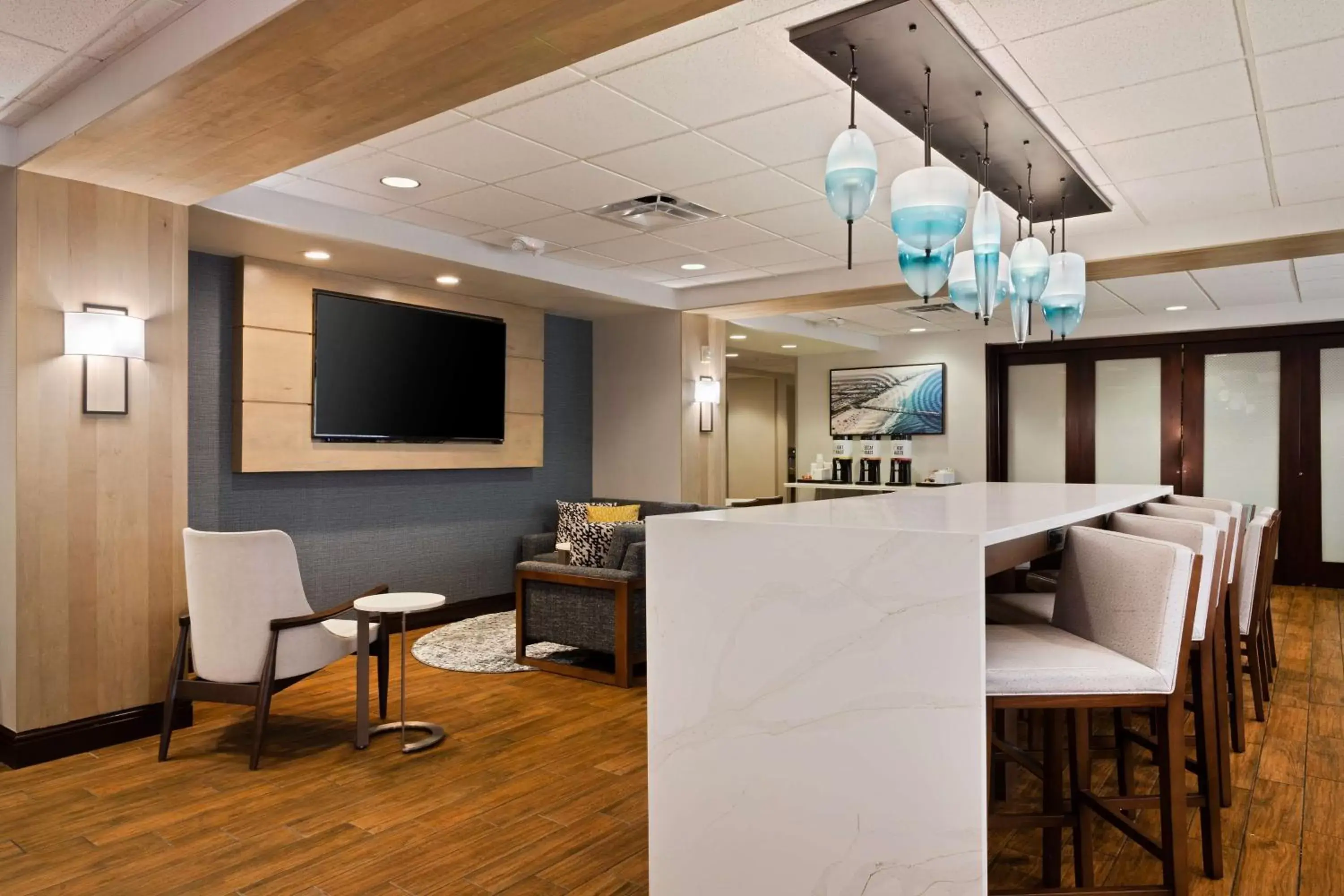 Lobby or reception, TV/Entertainment Center in Hampton Inn Jacksonville-I-295 East/Baymeadows