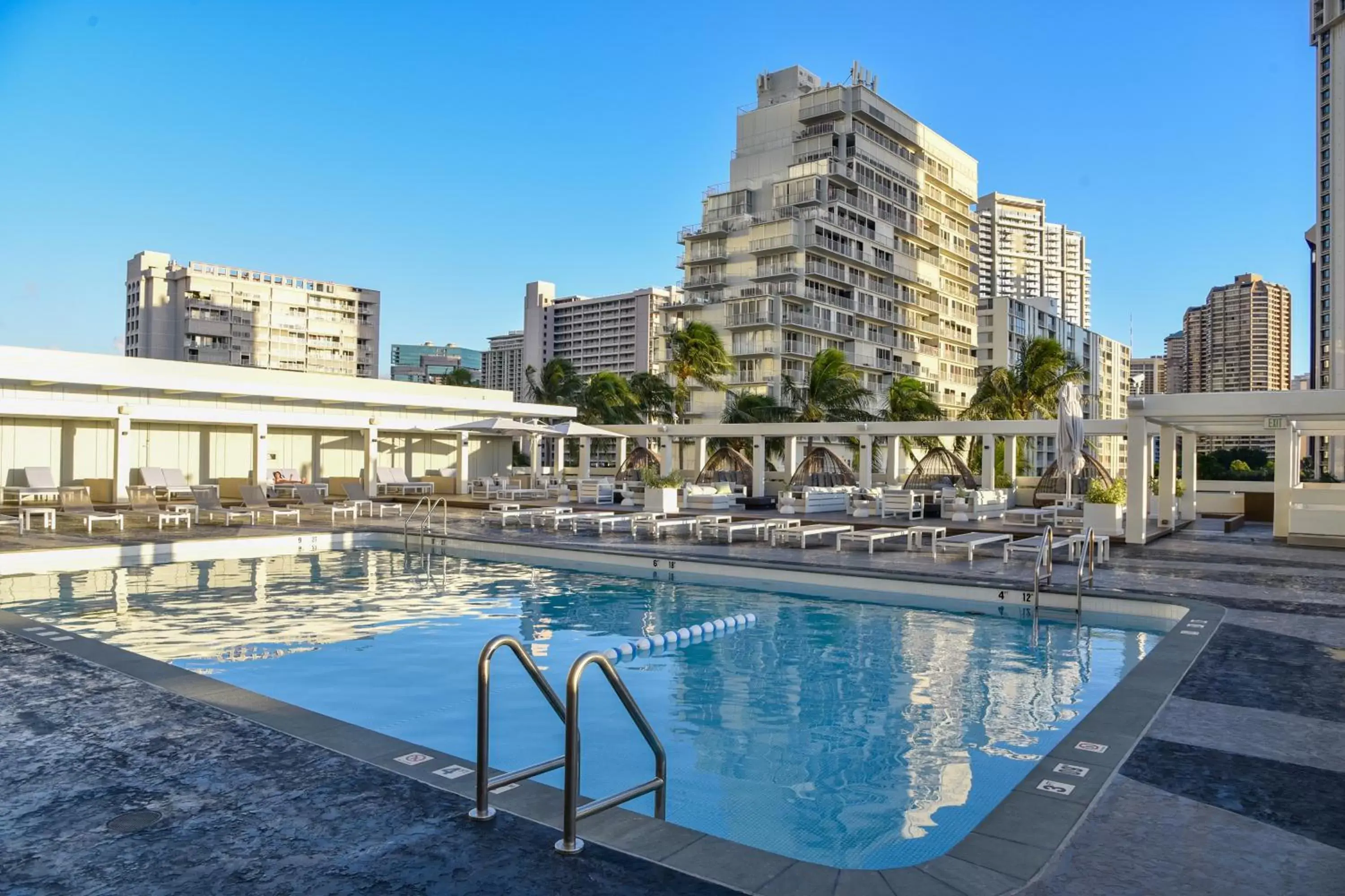 Swimming pool in Ala Moana Honolulu by Mantra Swimming pool in Ala Moana Honolulu by Mantra