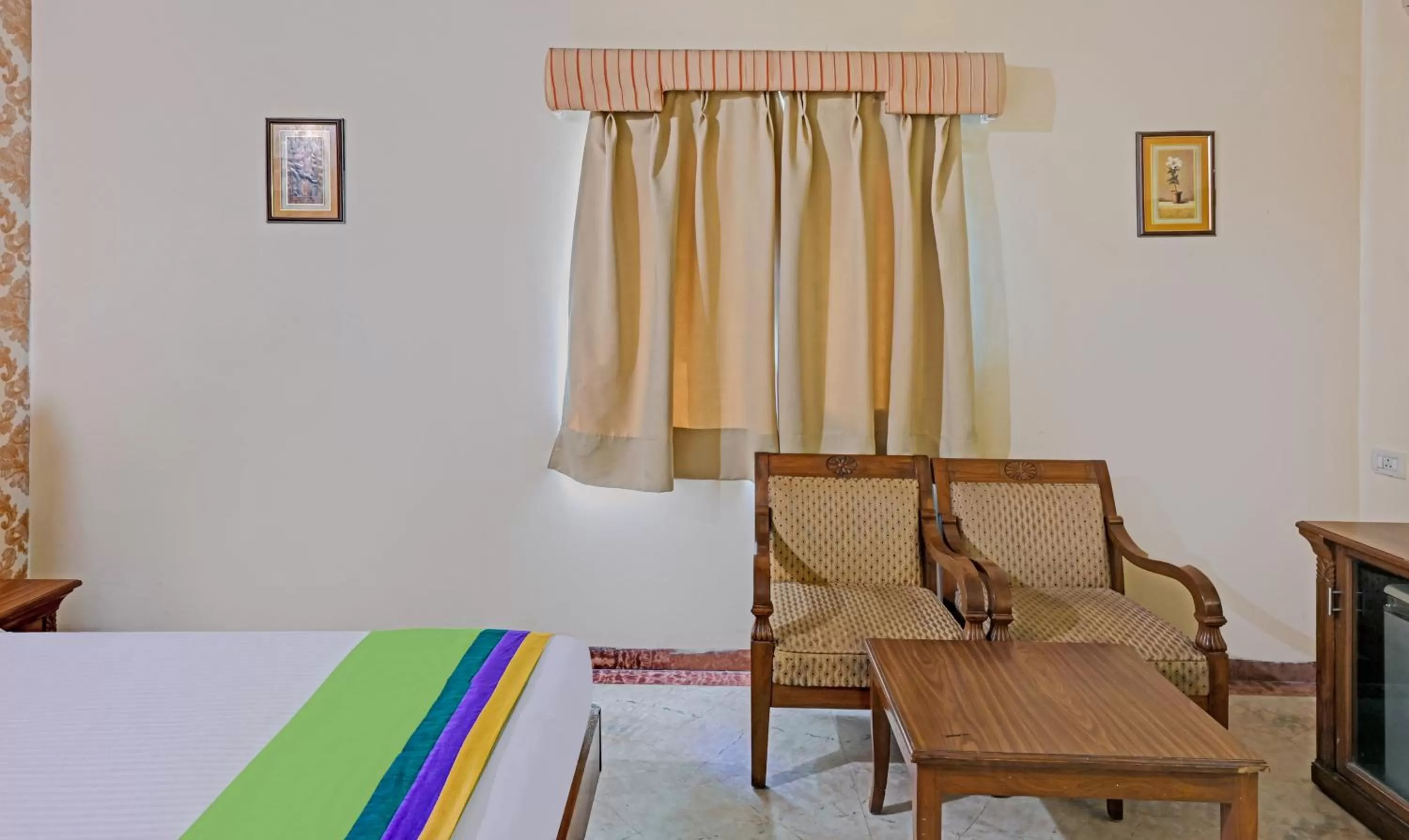 Seating Area in Itsy By Treebo - Auzone & Spa