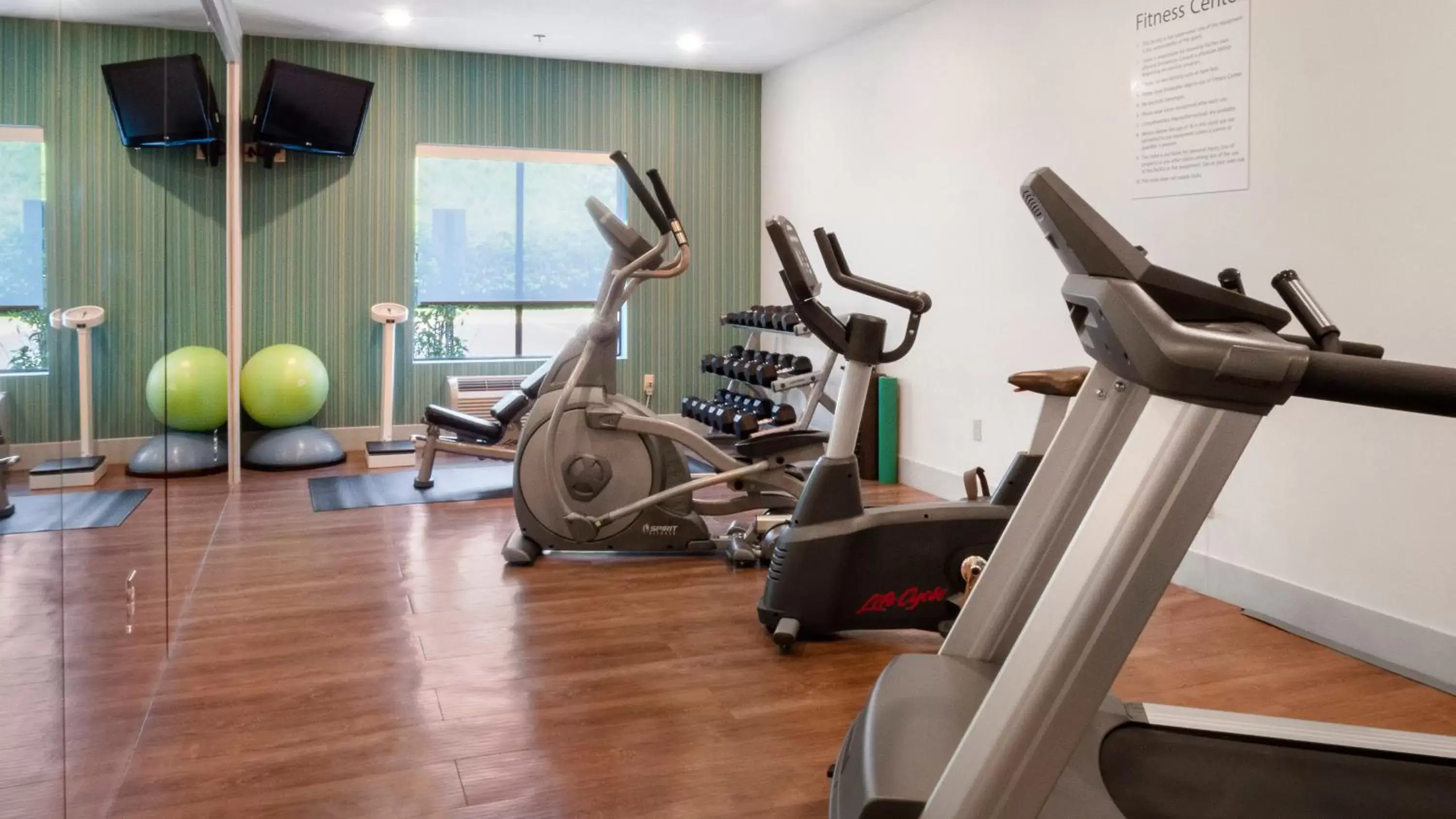 Fitness centre/facilities, Fitness Center/Facilities in Holiday Inn Express Hotel & Suites Newton Sparta, an IHG Hotel