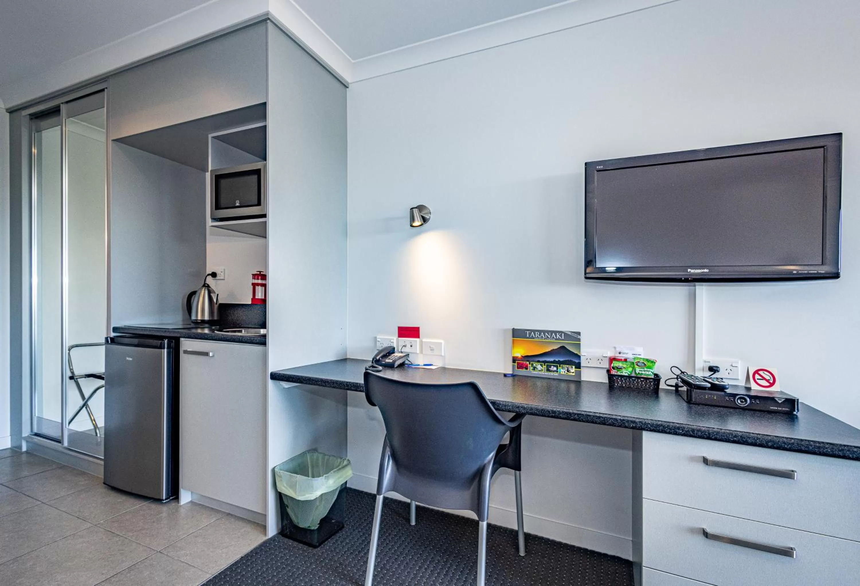 Bedroom in Pukekura Motor Lodge