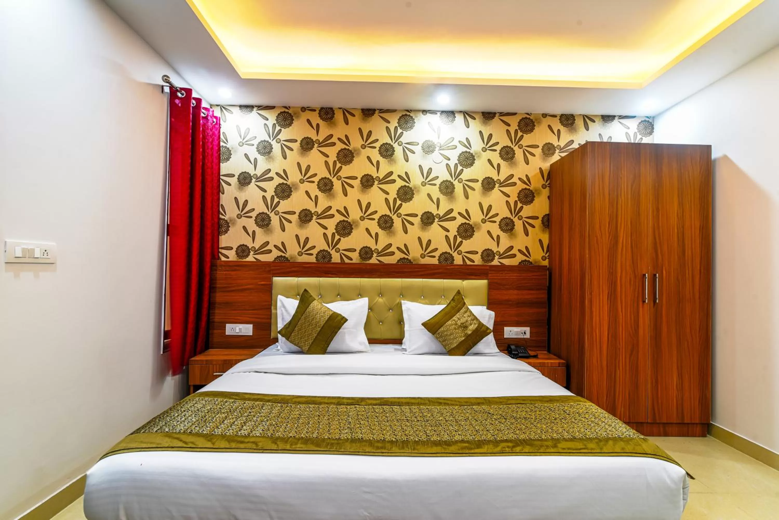 Photo of the whole room, Bed in Hotel Urban Tree At Delhi Airport