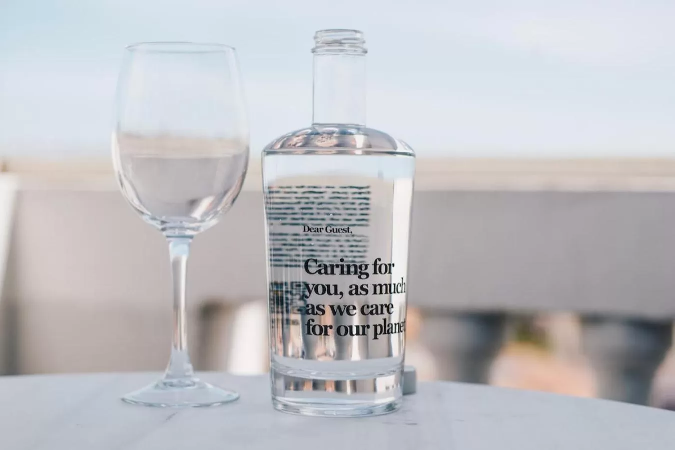 Logo/Certificate/Sign in Dear Hotel Madrid