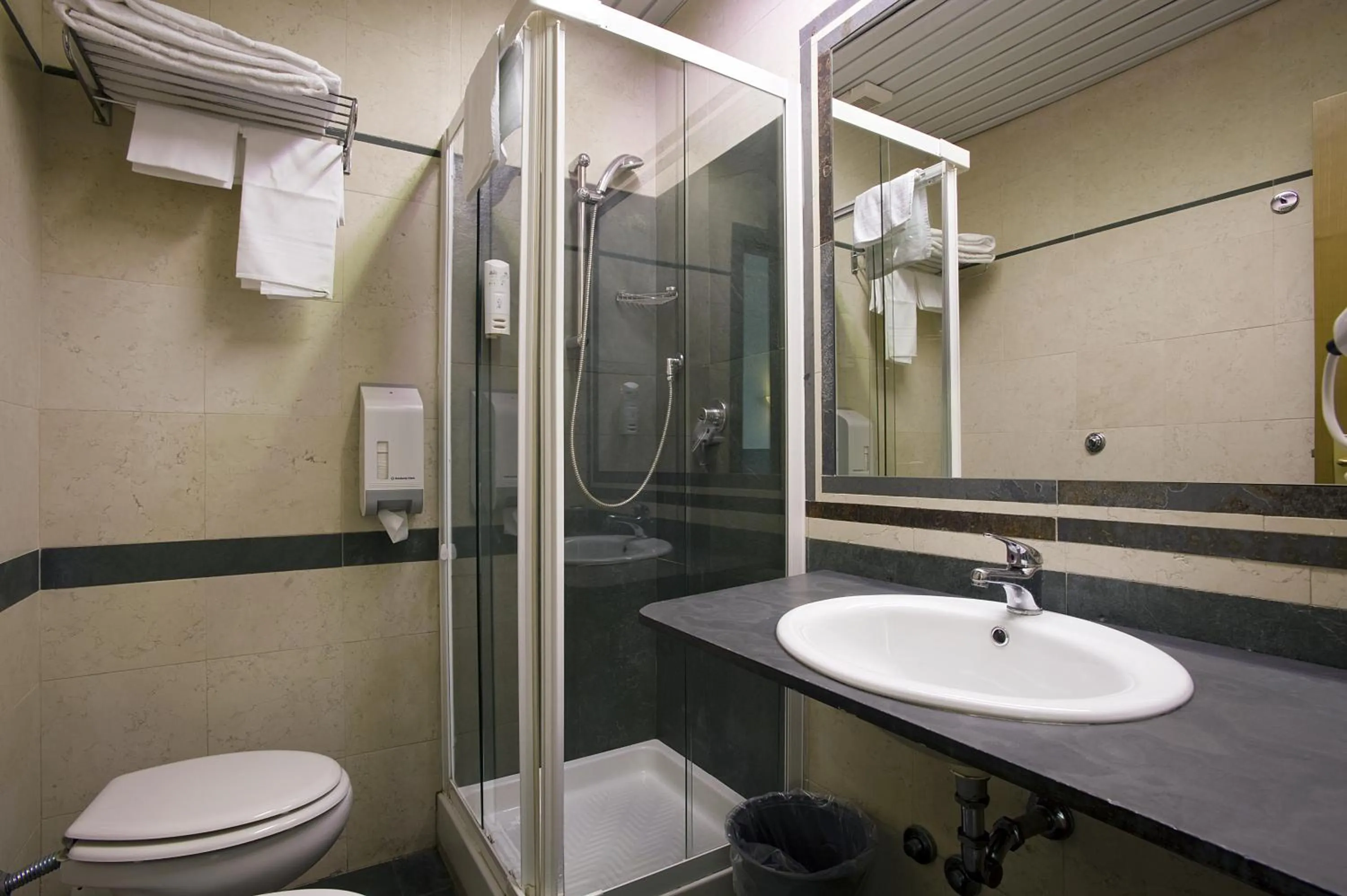 Bathroom in Dipendenza Hotel Bellavista