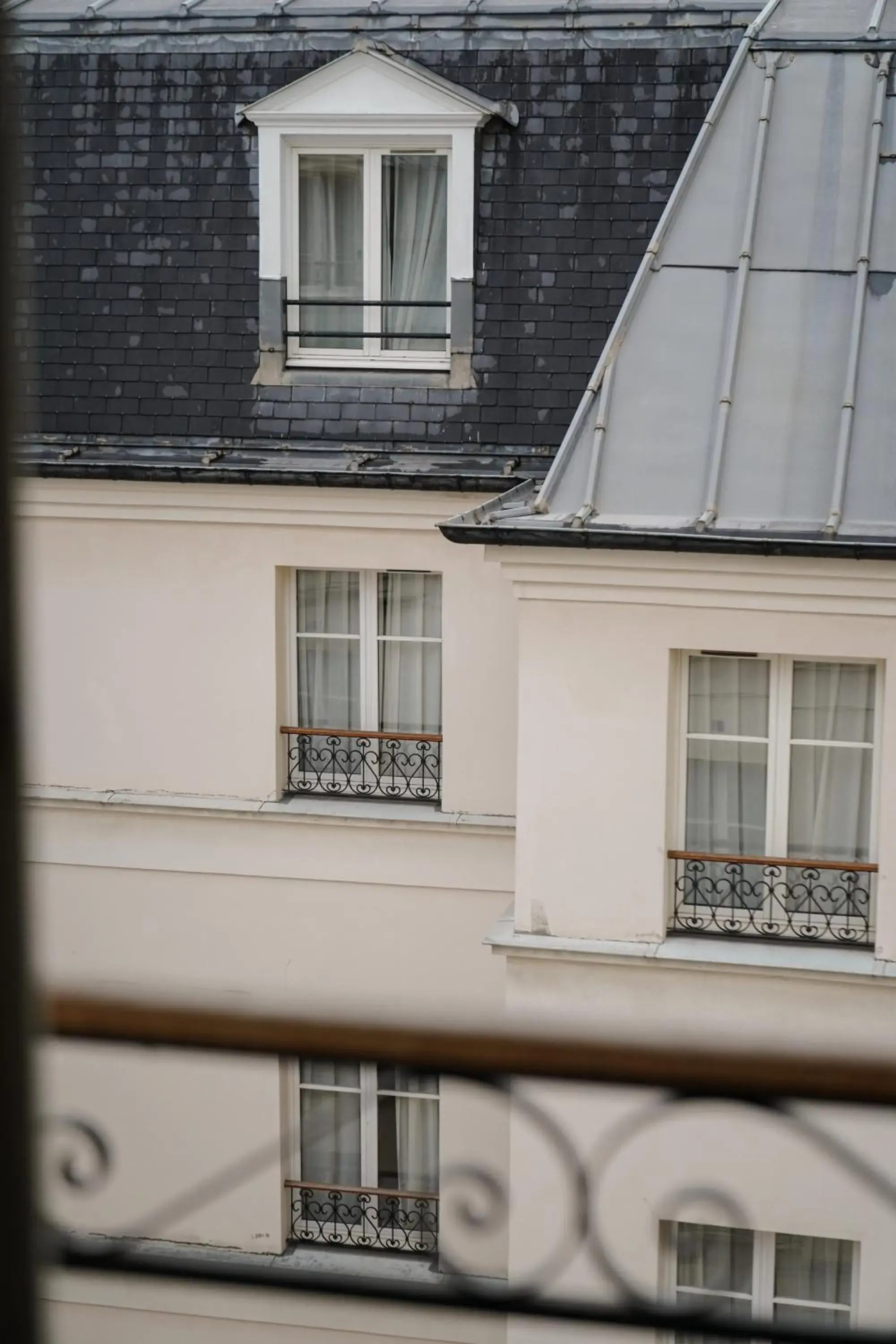 View (from property/room), Property Building in Hotel Pulitzer Paris