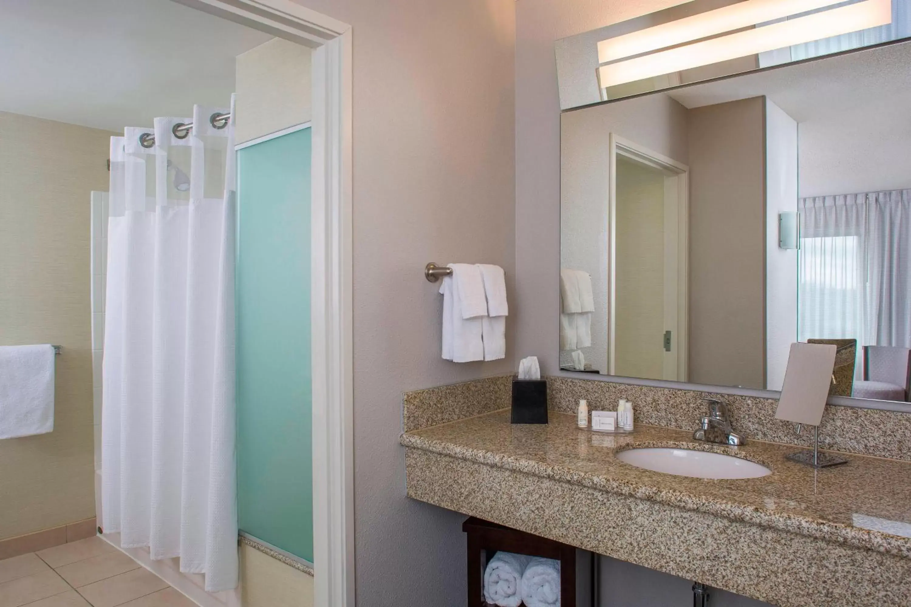 Bathroom in Courtyard by Marriott Nashville Goodlettsville