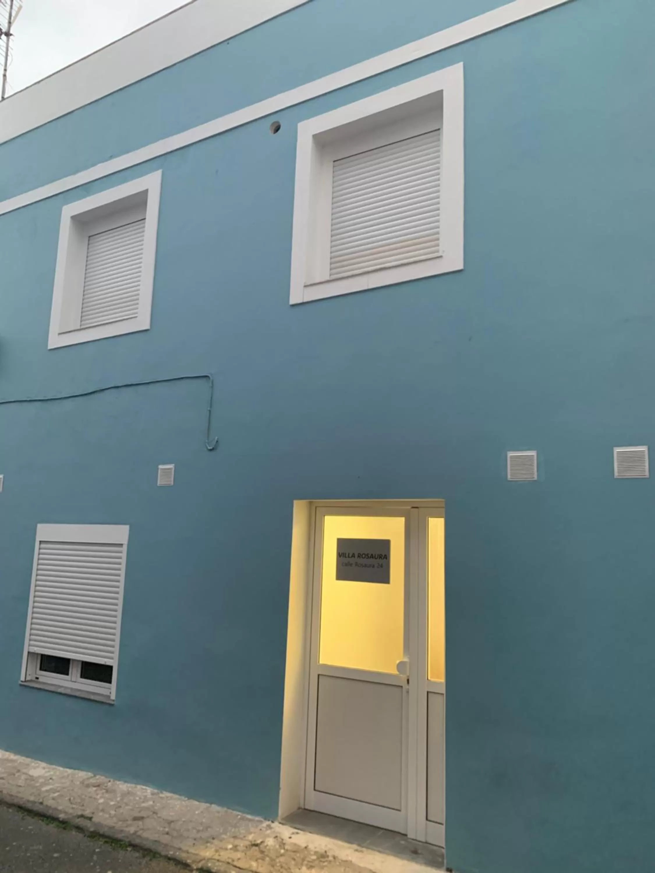 Property building in Villa Rosaura