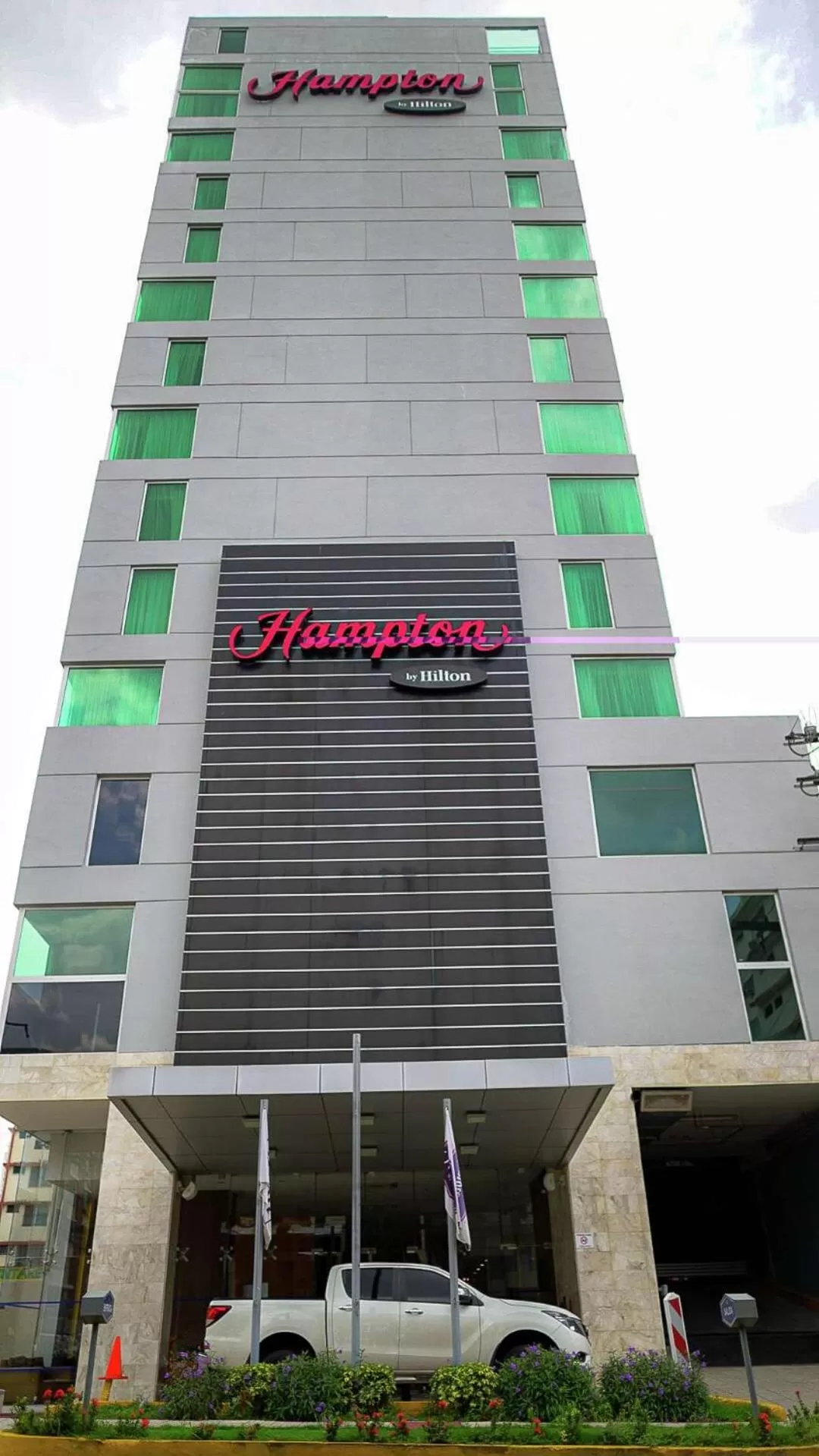 Property building in Hampton by Hilton Panama