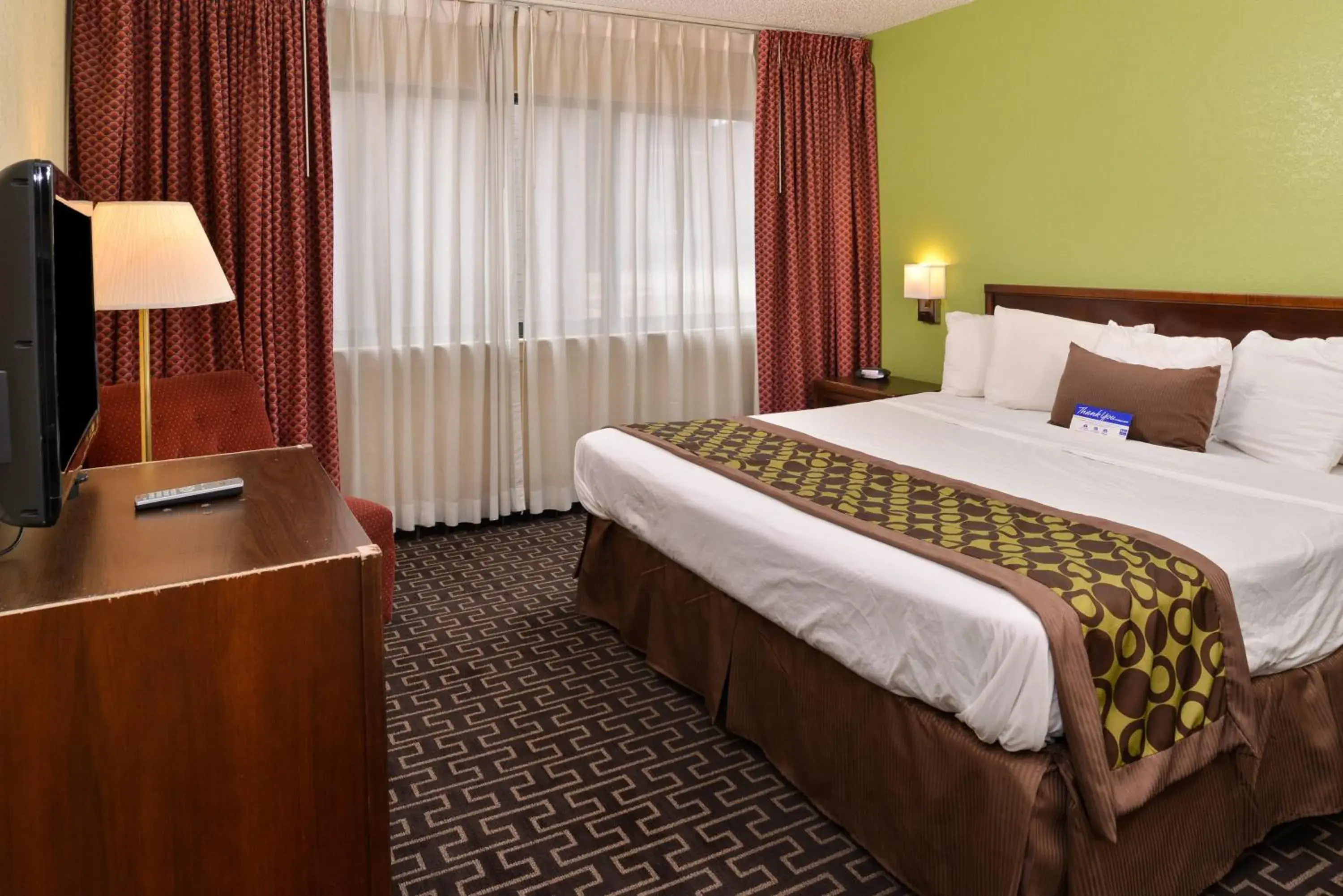 Bedroom, Bed in Americas Best Value Inn & Suites Extended Stay - Tulsa