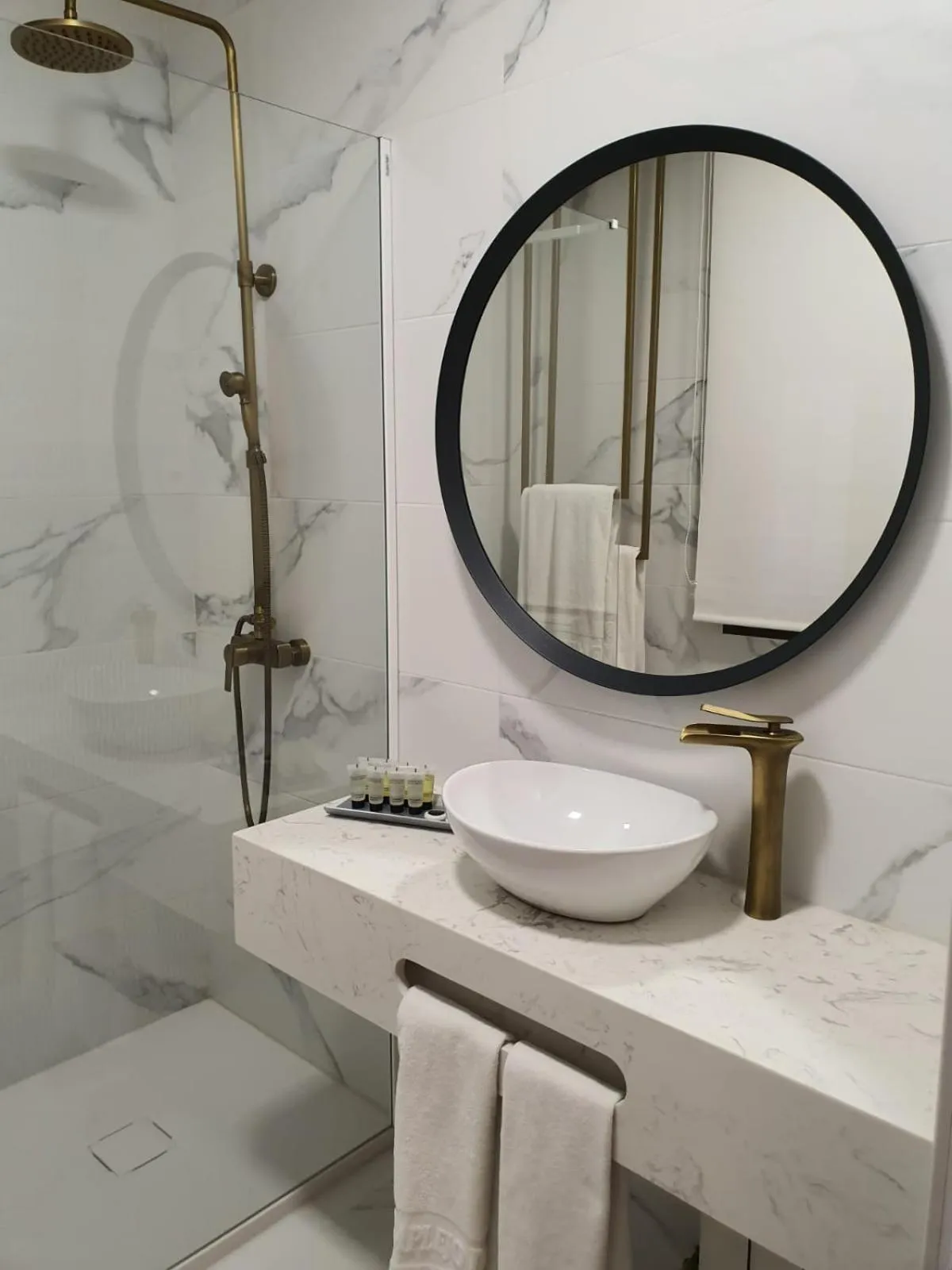 Bathroom in Hotel Complejo París