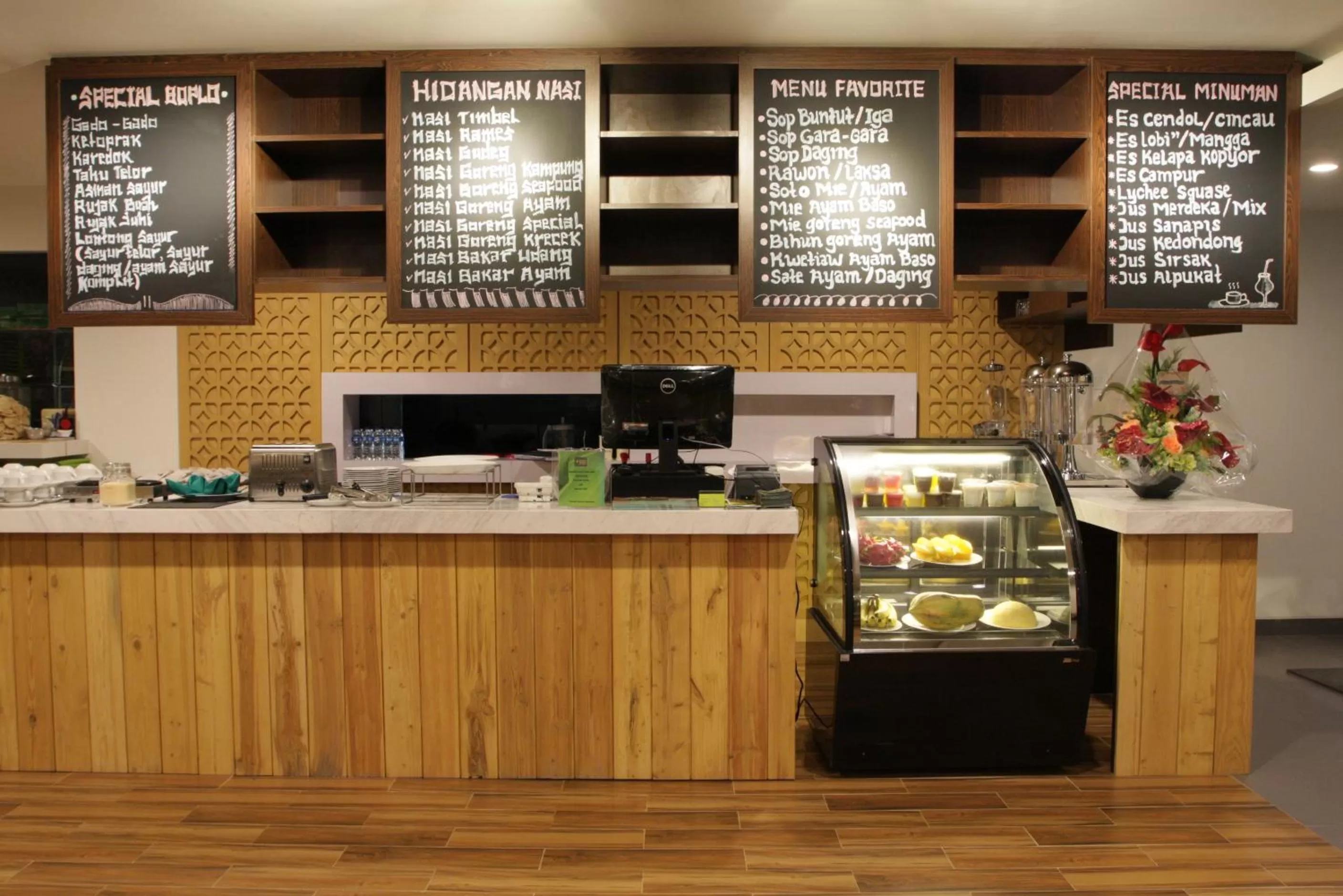 Restaurant/places to eat in MaxoneHotels at Kramat