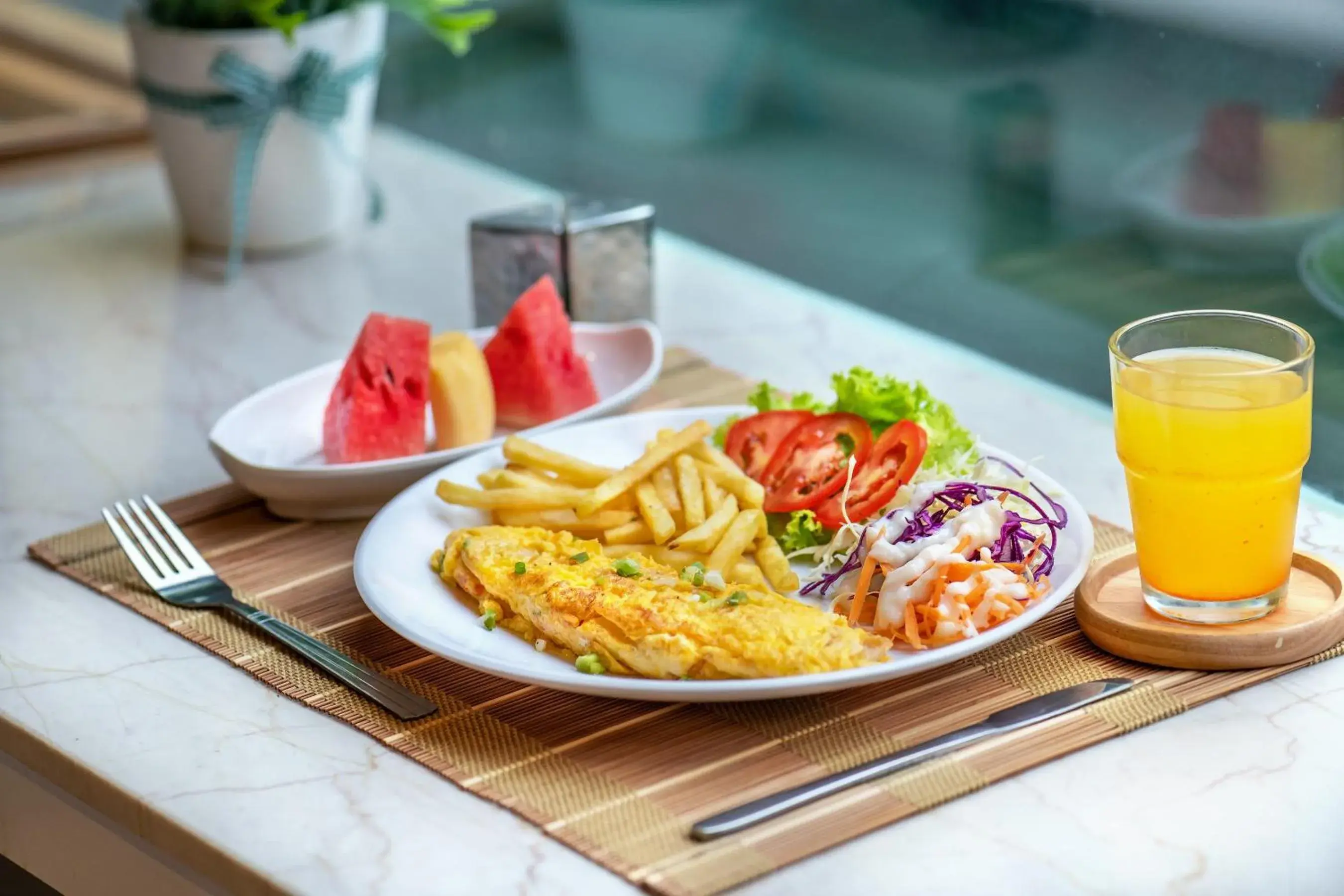 Food in De Lavender Bangkok Hotel