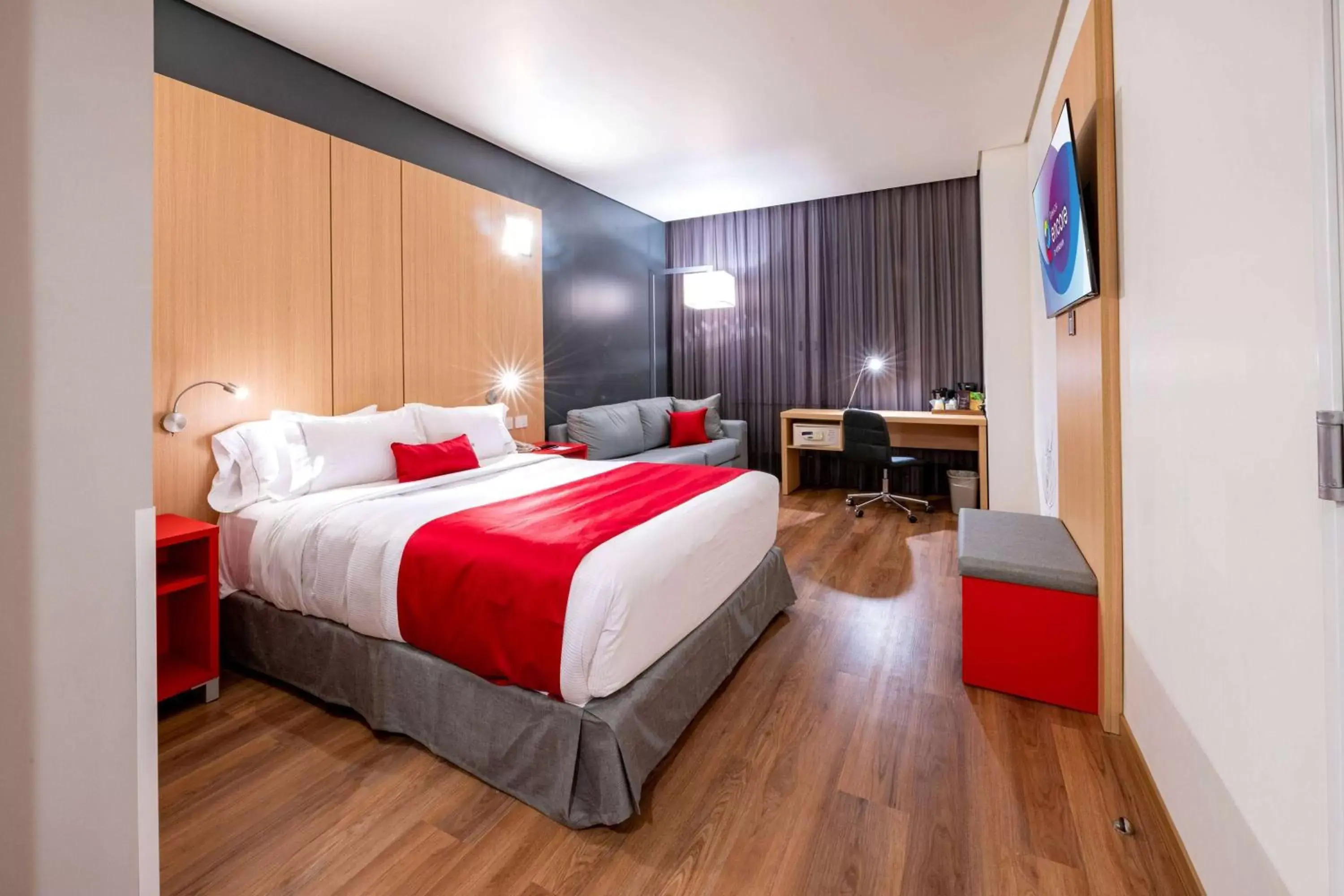 Photo of the whole room, Bed in Ramada Encore by Wyndham Guadalajara Aeropuerto