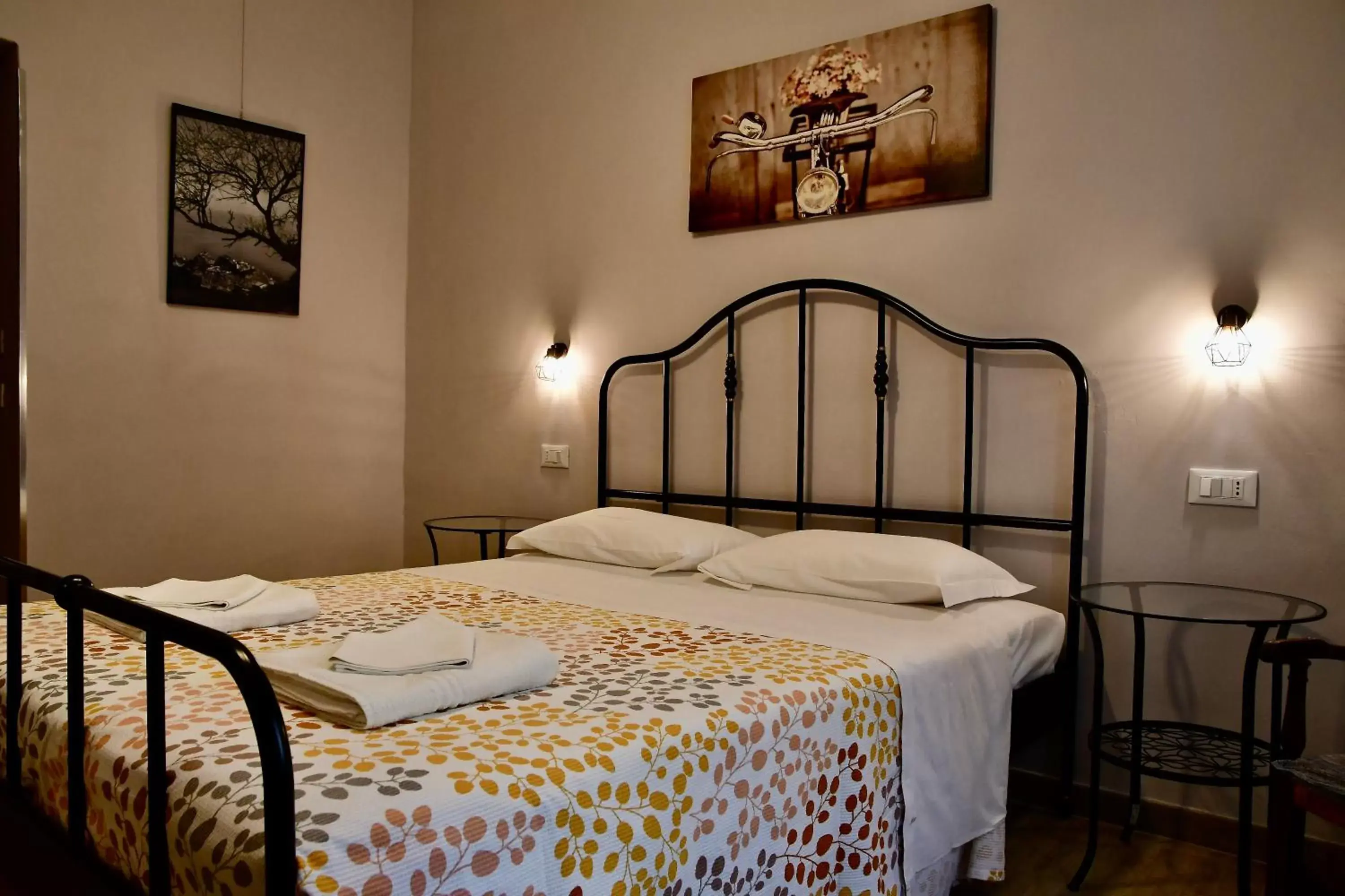 Property building, Bed in Casa Cifali