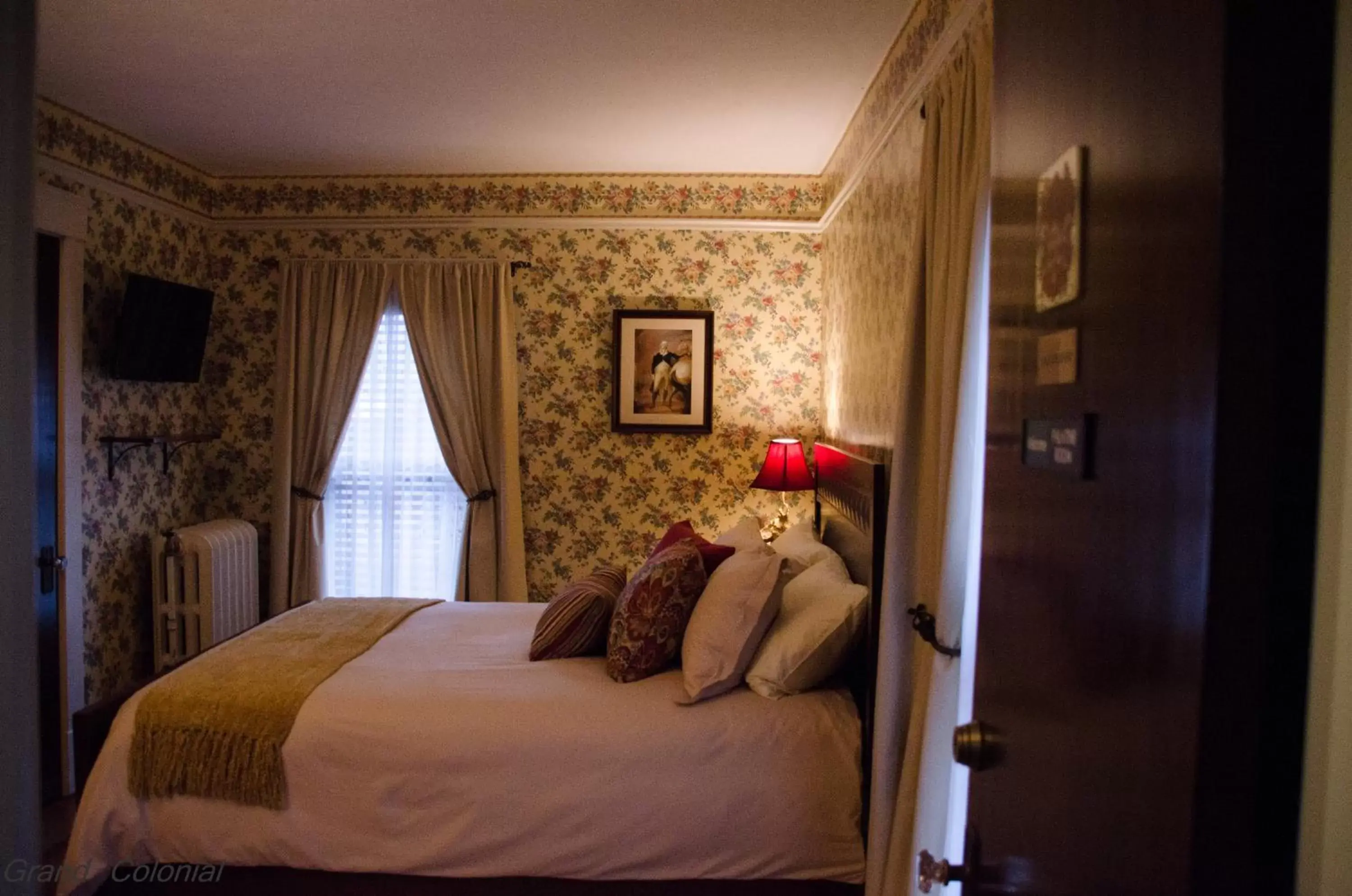 Bedroom, Bed in Grand Colonial Bed and Breakfast