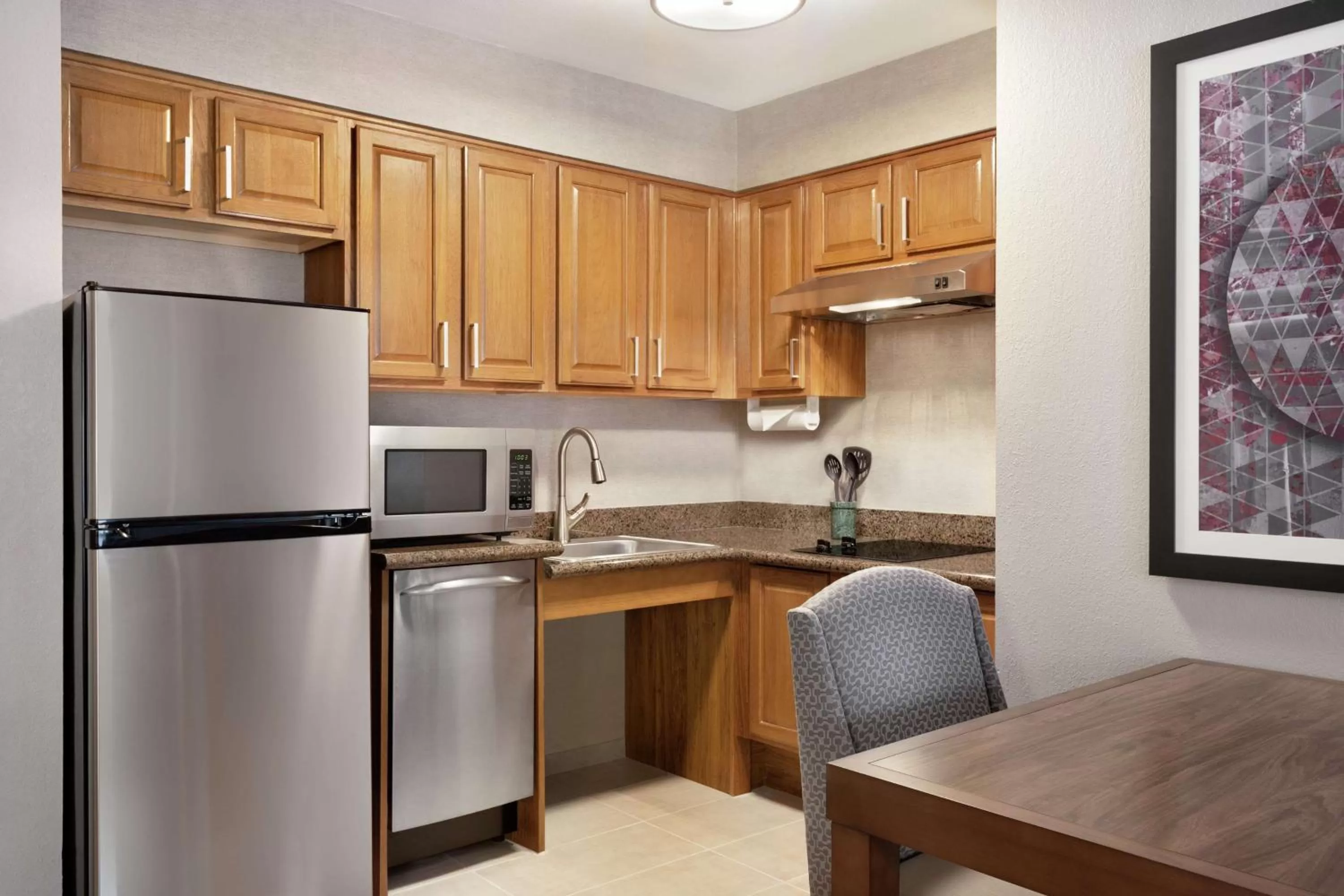 Kitchen or kitchenette in Homewood Suites by Hilton Portland Airport