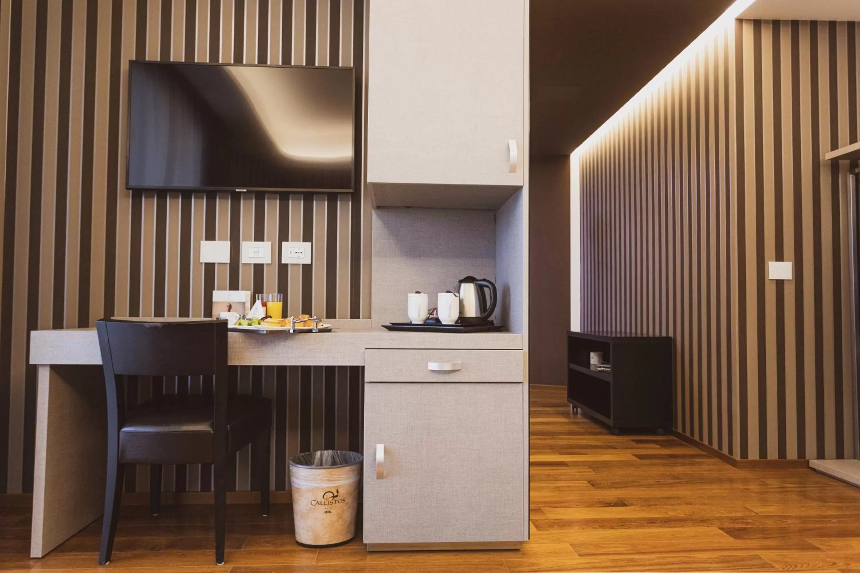 Coffee/tea facilities in Callistos Hotel & Spa