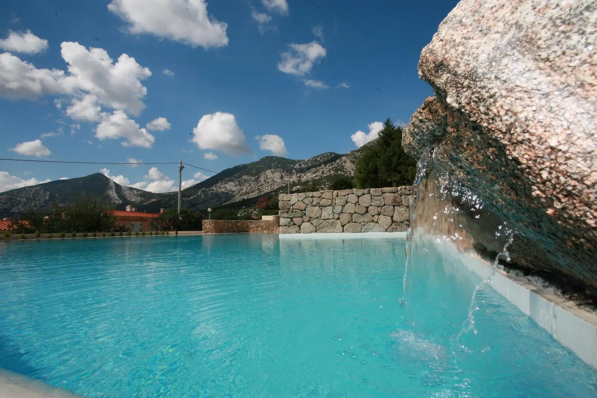 Swimming Pool in Hotel Villa Gustui Maris