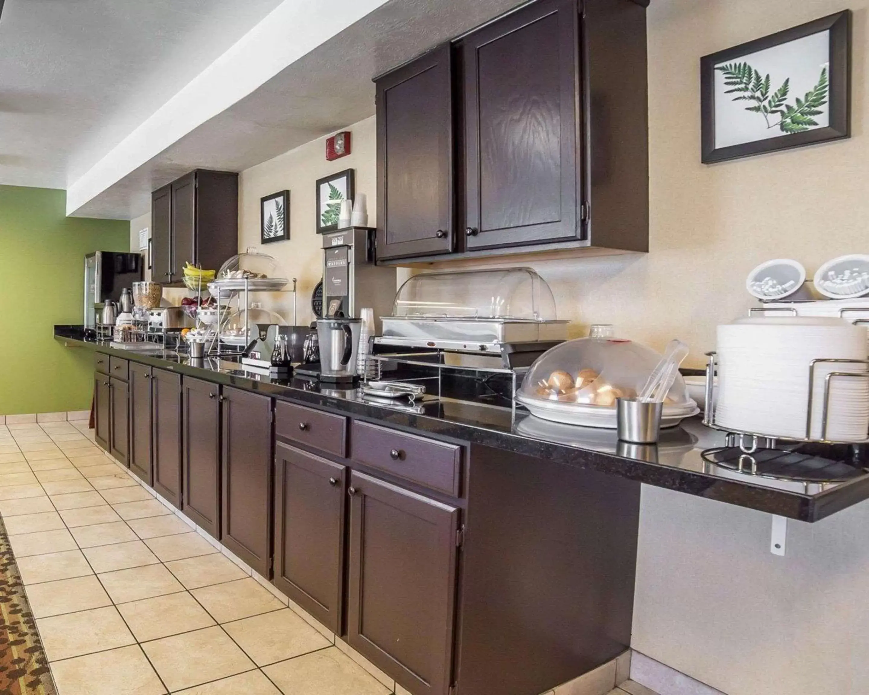 Restaurant/places to eat, Kitchen/Kitchenette in Sleep Inn West Valley City - Salt Lake City South