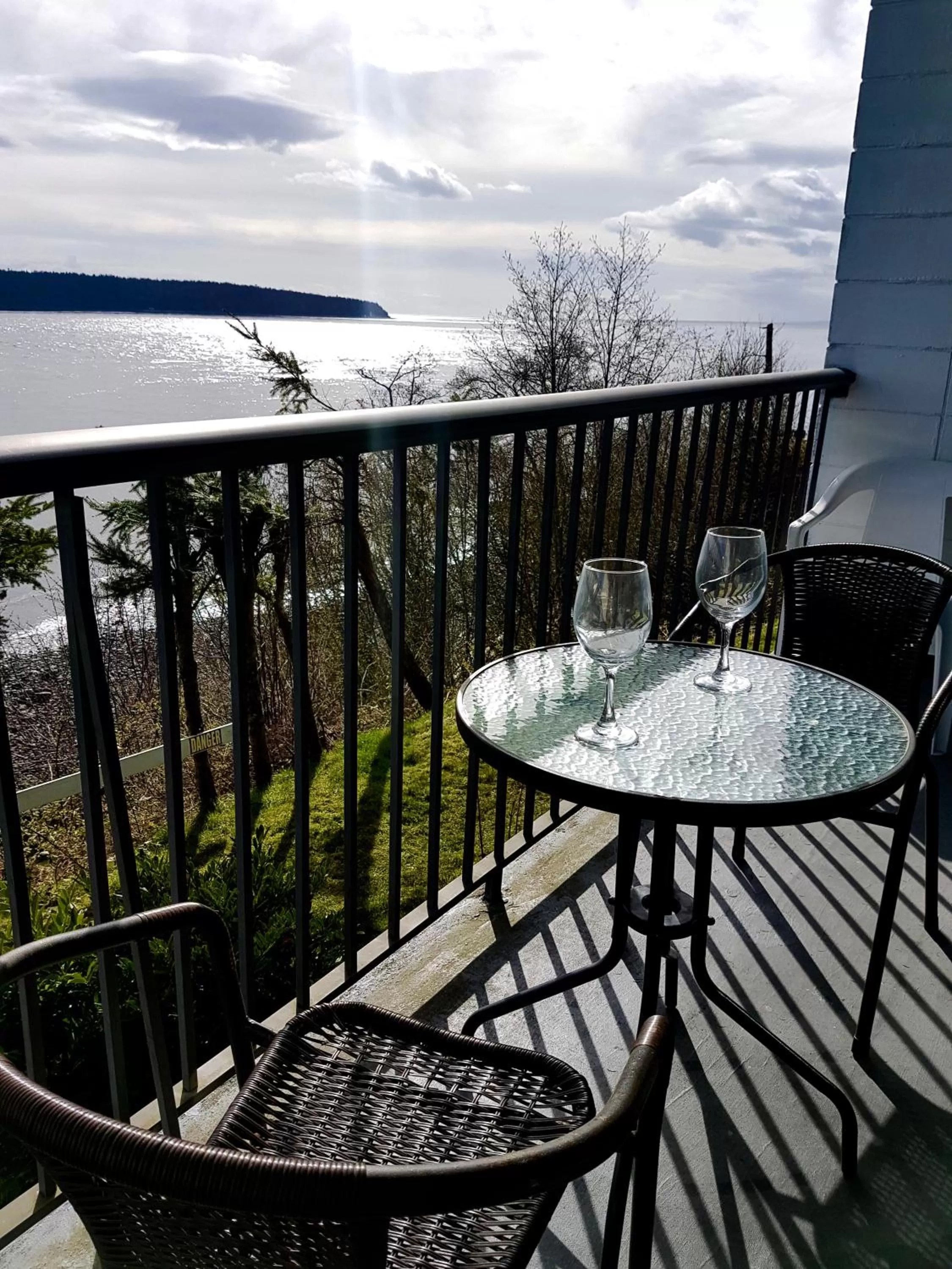 Balcony/Terrace in Above Tide Motel