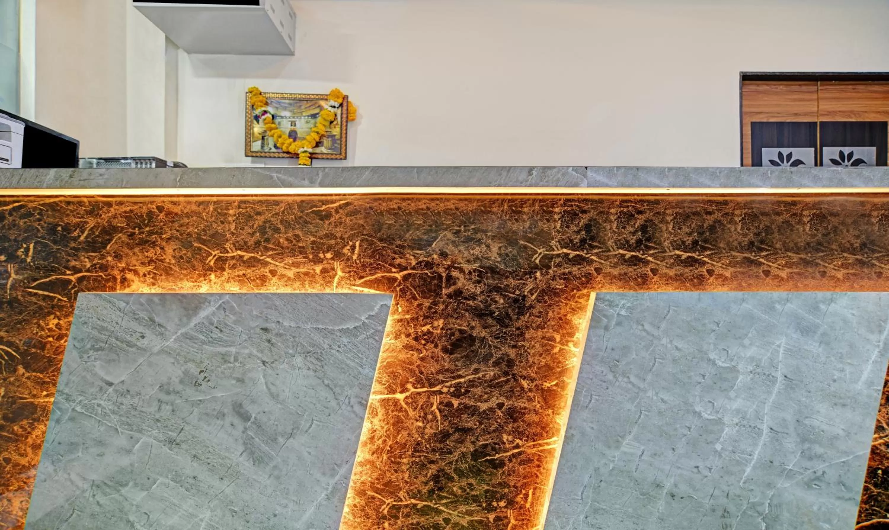 Lobby or reception in Treebo Jayshree Palace C21 Business Park