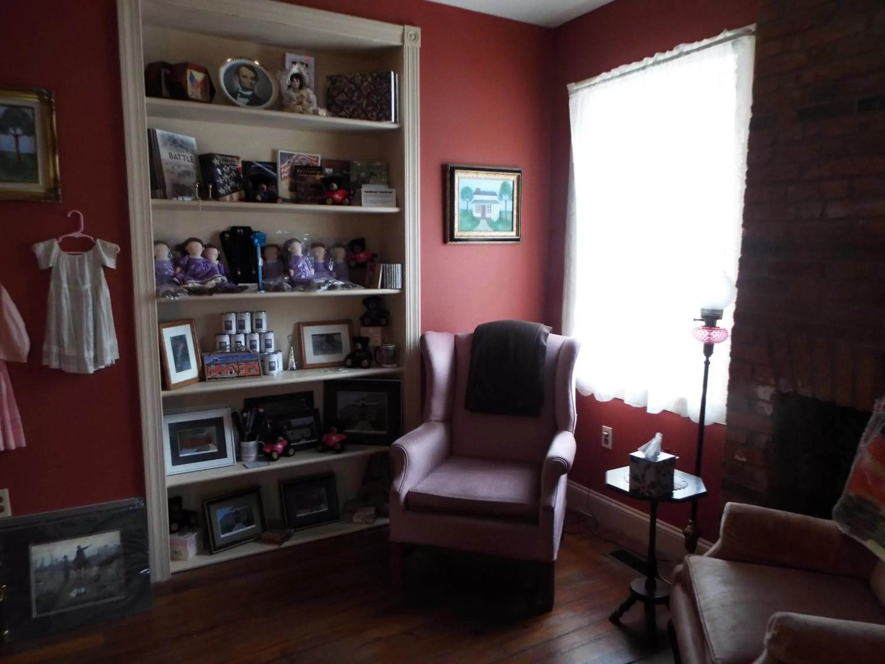 Living room in The Tillie Pierce House Inn