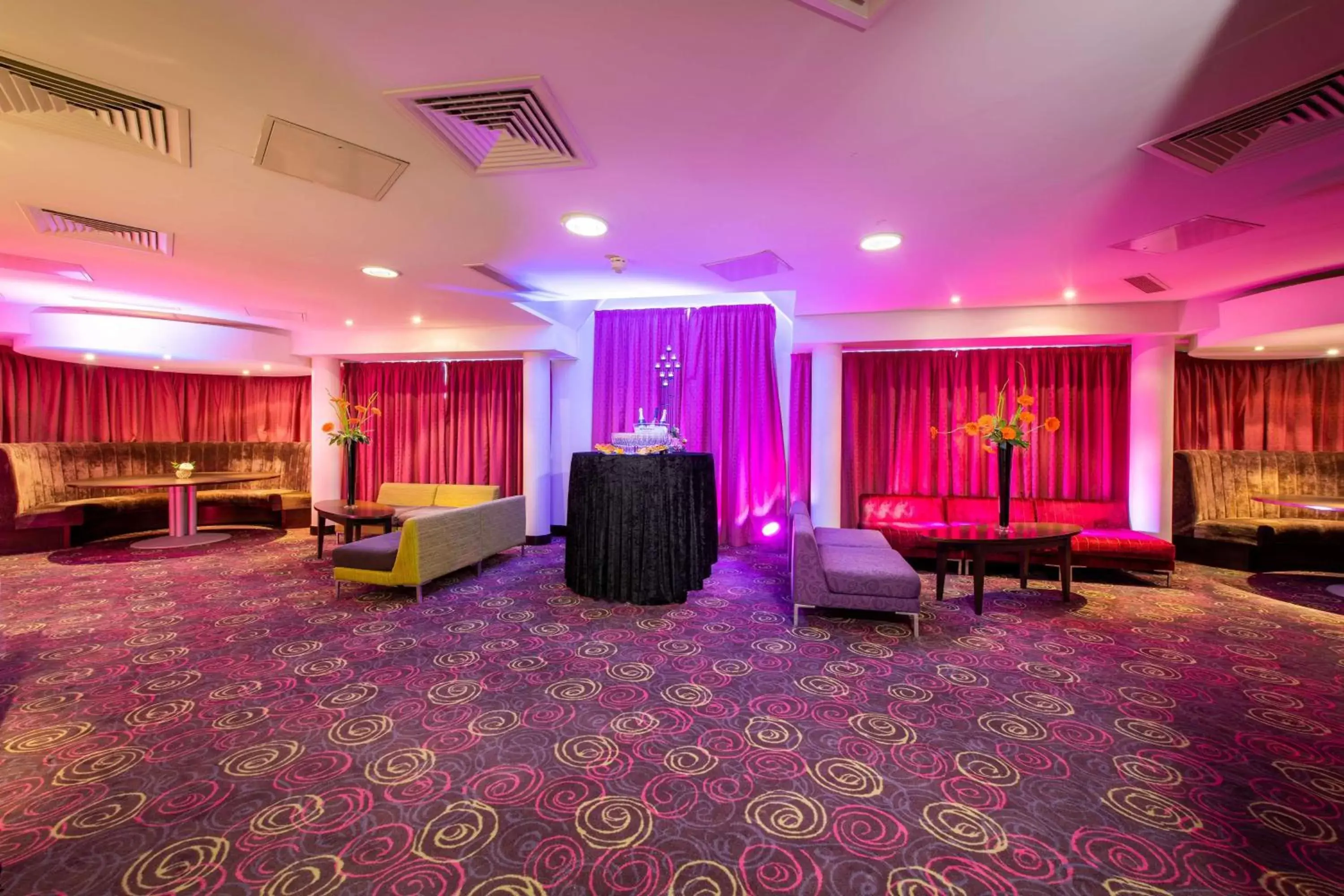 Meeting/conference room, Banquet Facilities in DoubleTree by Hilton London Heathrow Airport