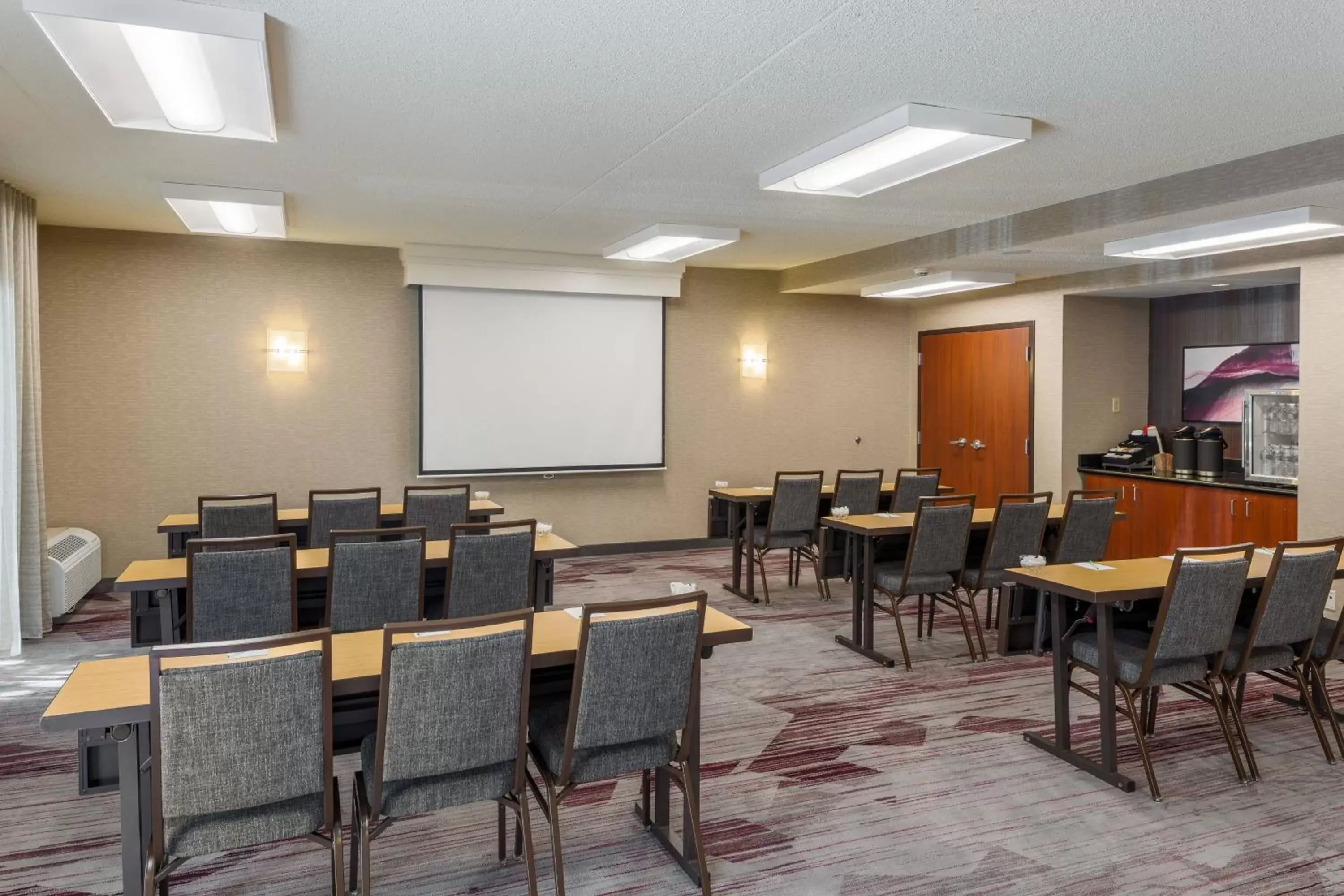 Meeting/conference room in Courtyard Cincinnati Blue Ash