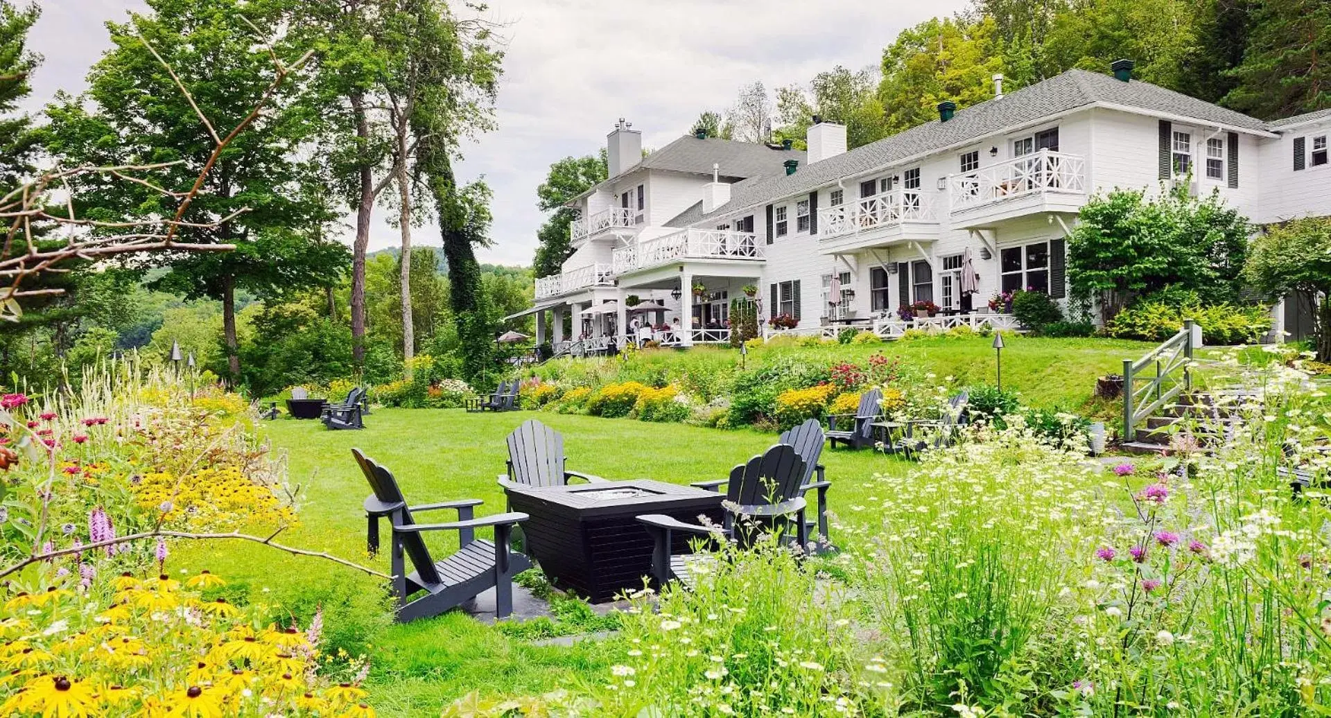 Property Building in Manoir Hovey