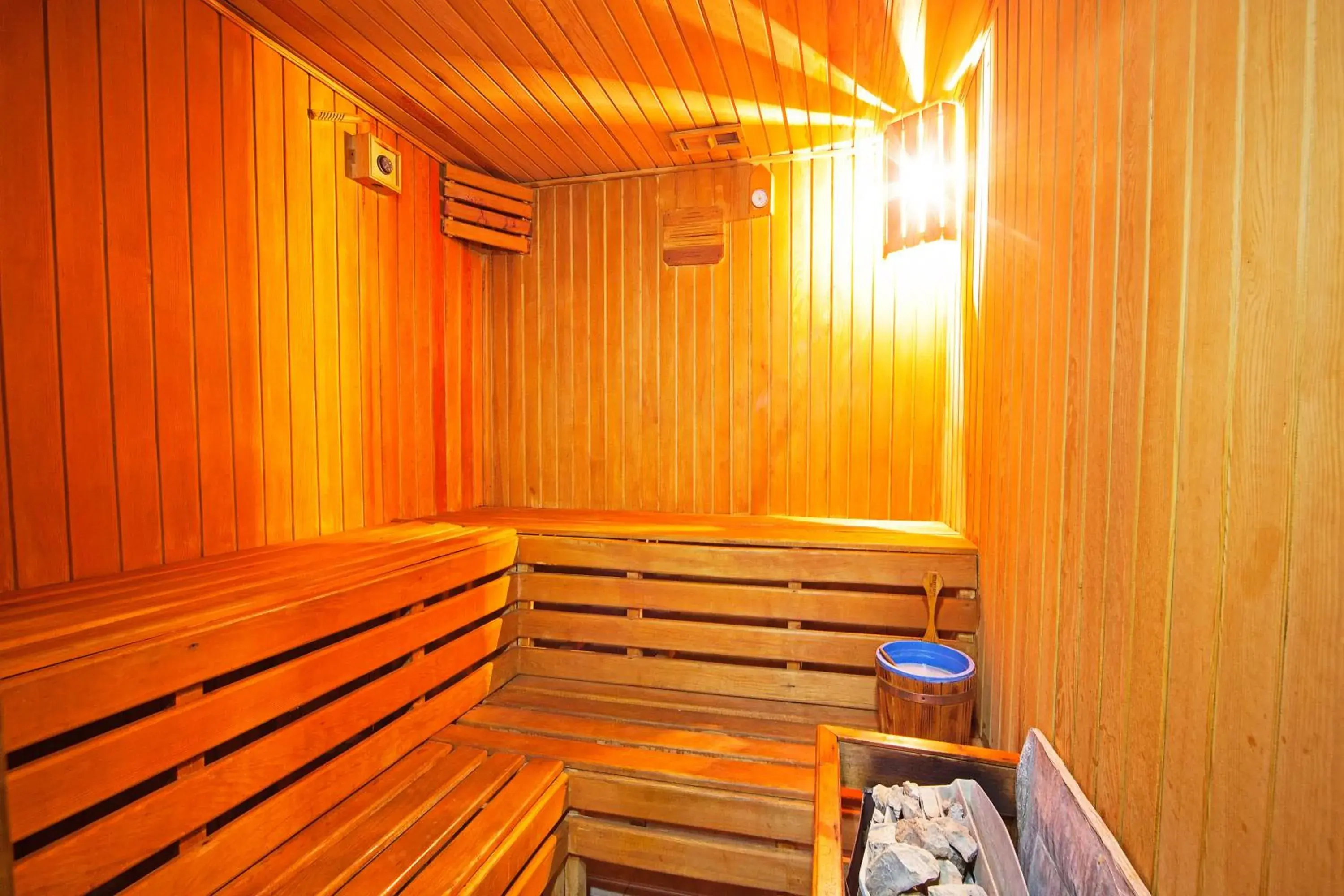 Sauna in All Seasons Hotel
