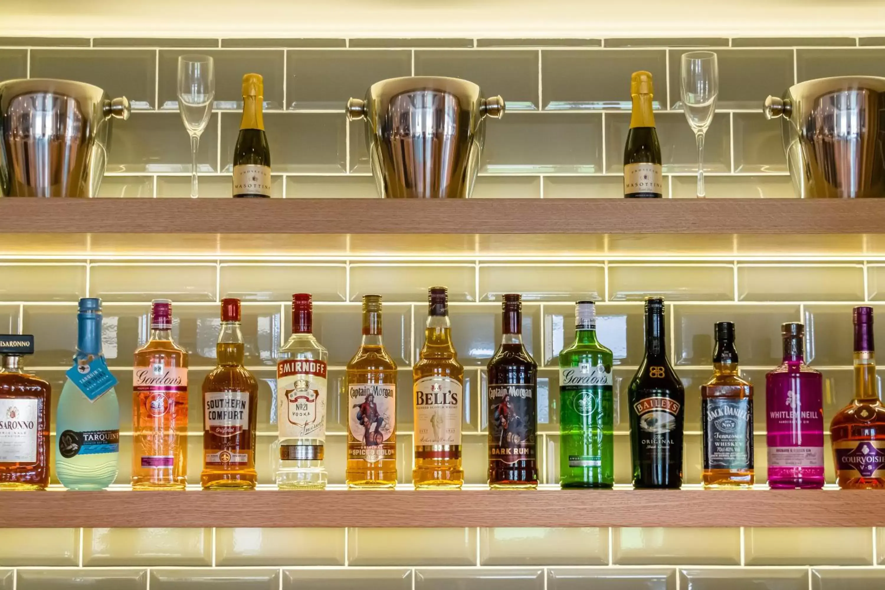 Lounge or bar in Holiday Inn Express - Bodmin - Victoria Junction, an IHG Hotel